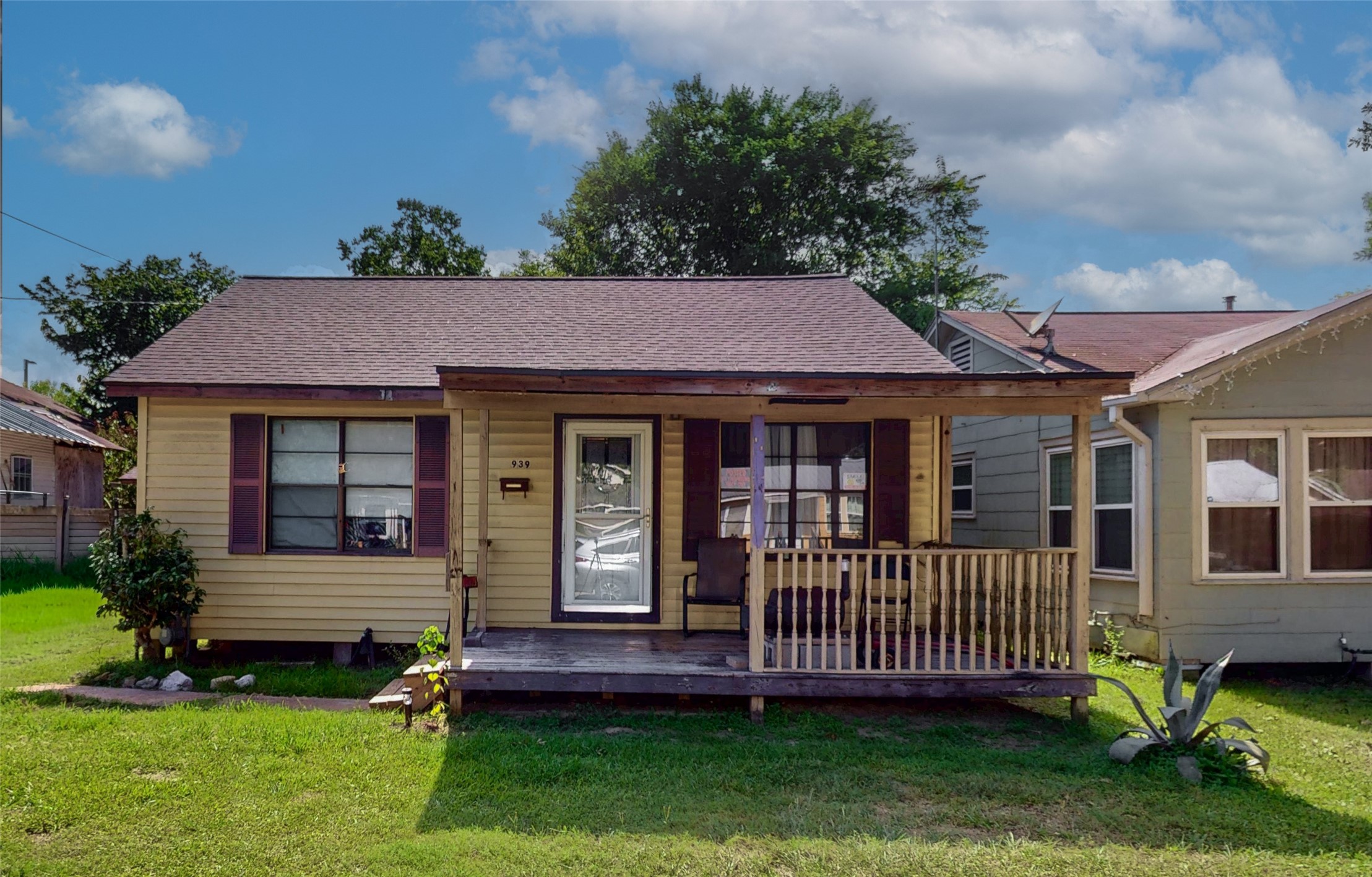 939 Milam Street Property Photo 1