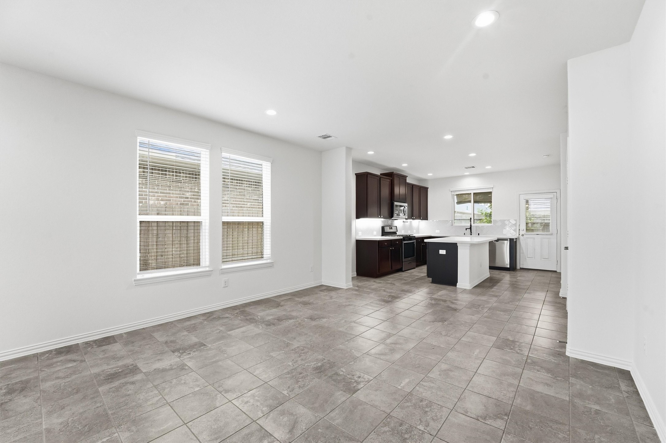 40342 Bay Warbler Way Property Photo 8
