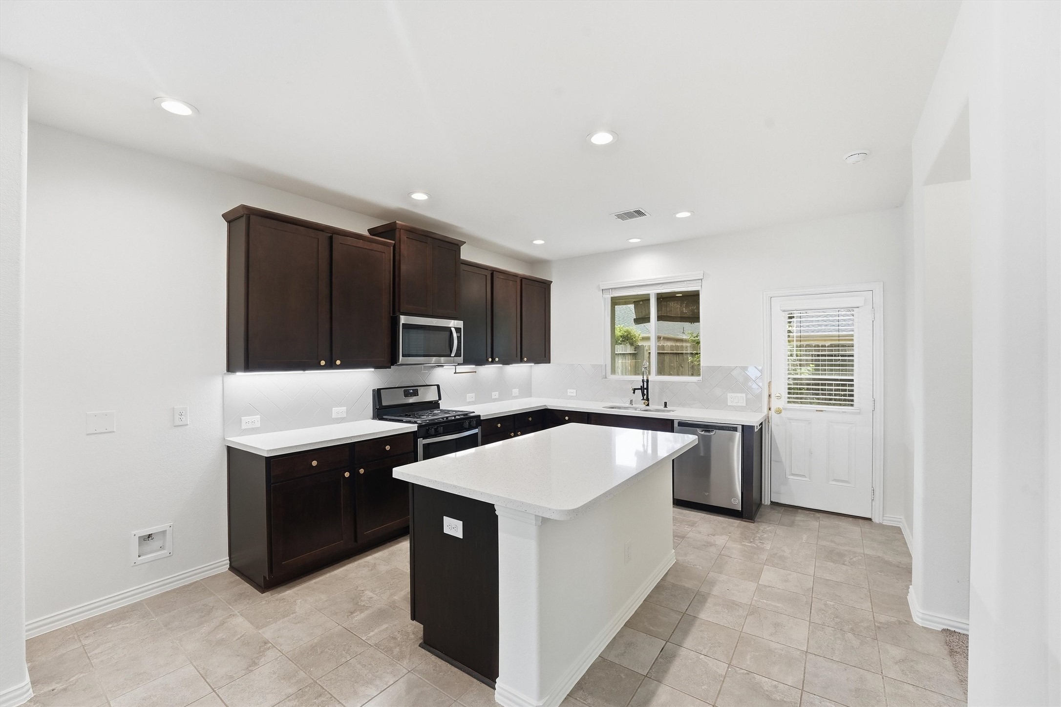 40342 Bay Warbler Way Property Photo 10