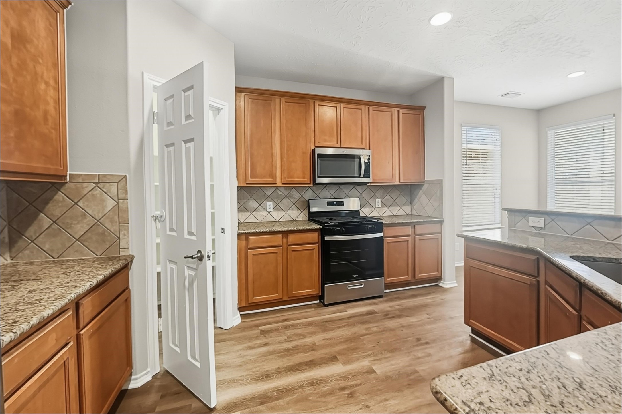 2518 Windy Vale Trail Property Photo 3