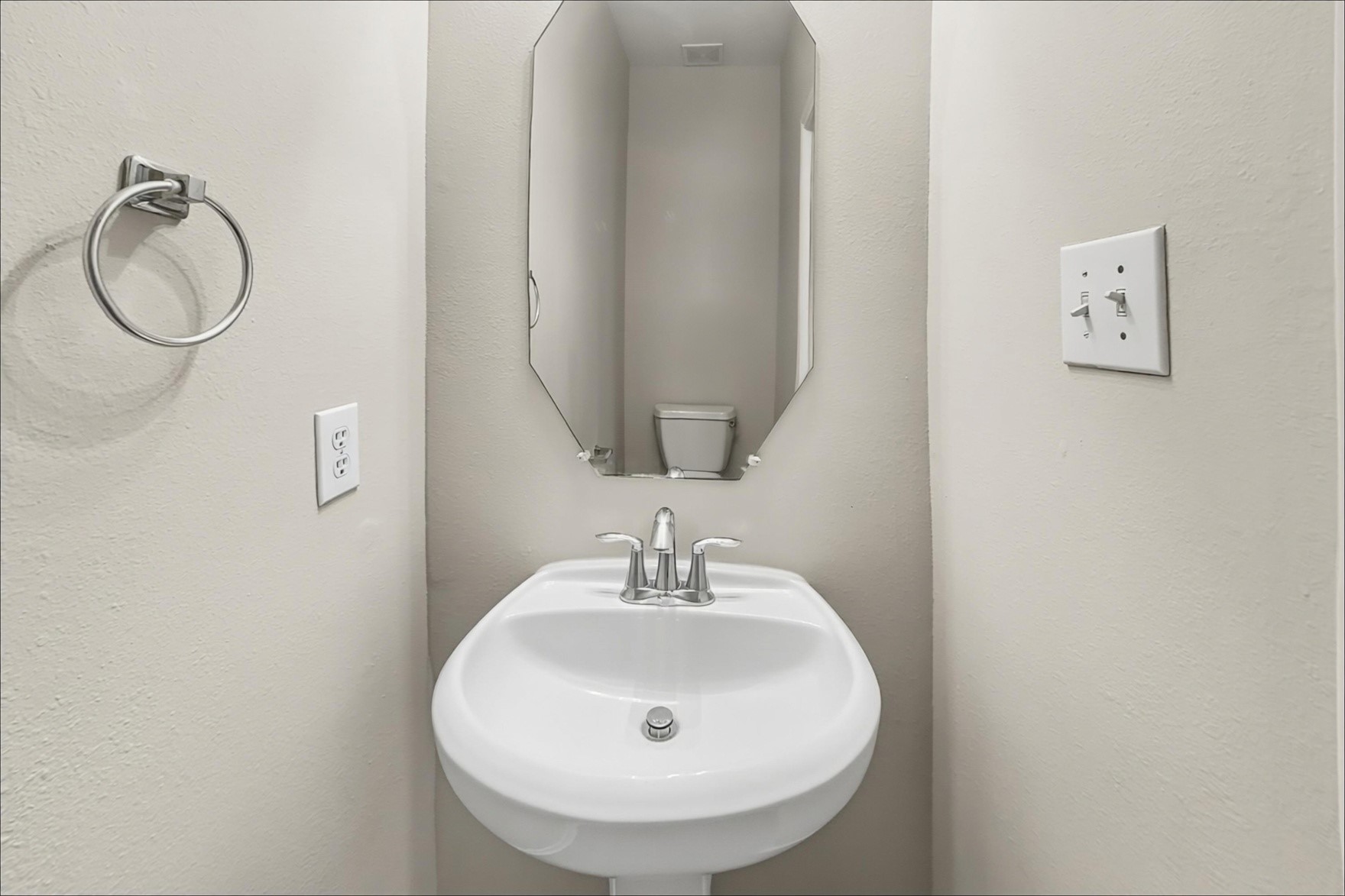 2518 Windy Vale Trail Property Photo 12
