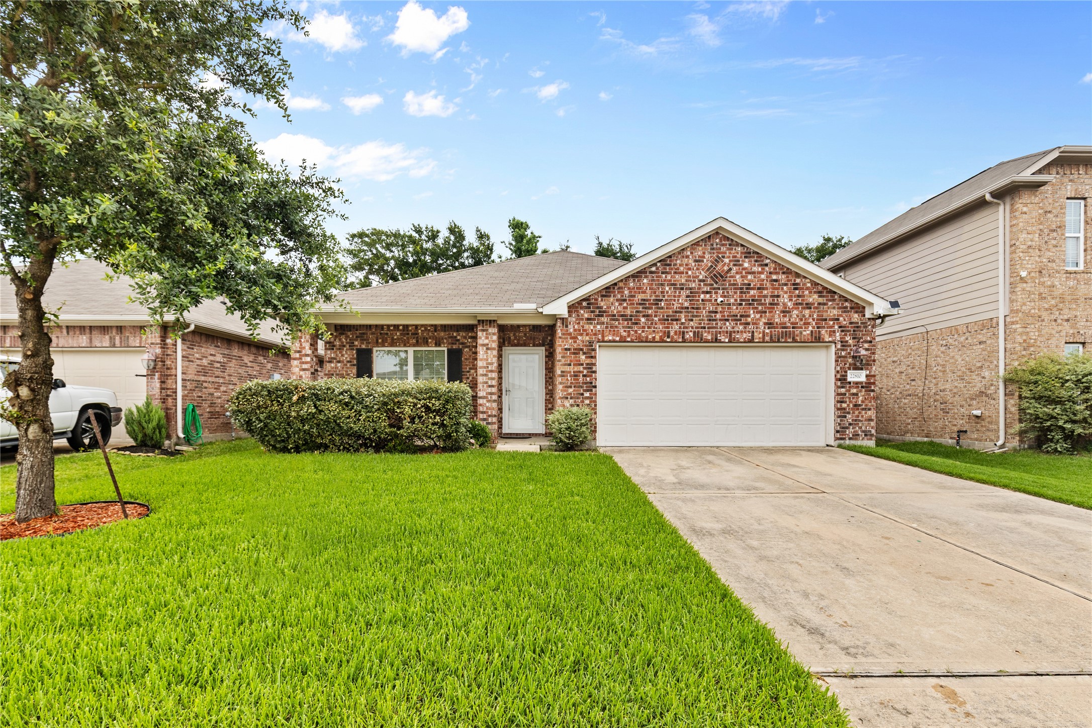 22810 Highland Bluff Lane Property Photo 1