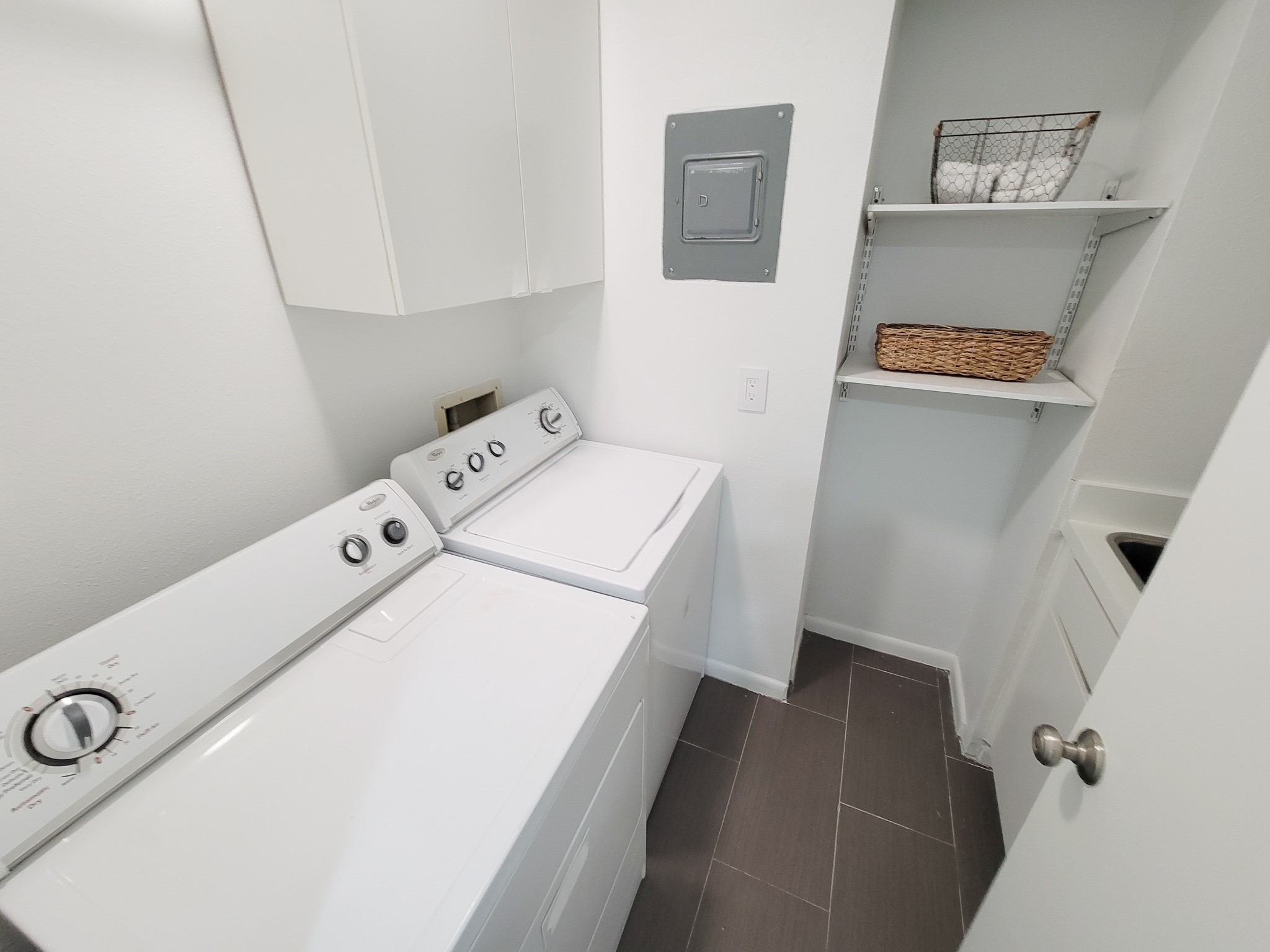 755 Bering Drive B Property Photo 31