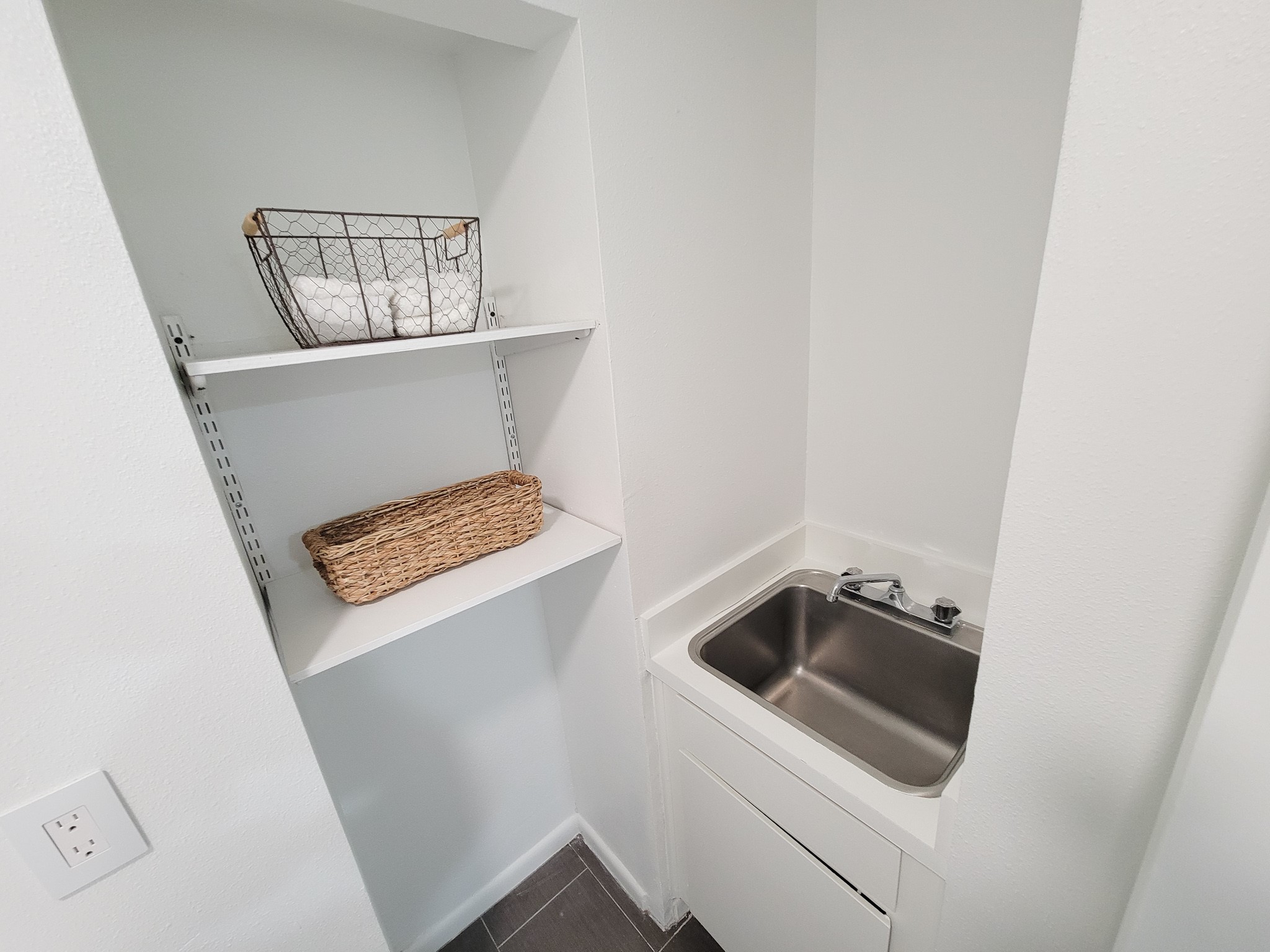 755 Bering Drive B Property Photo 32