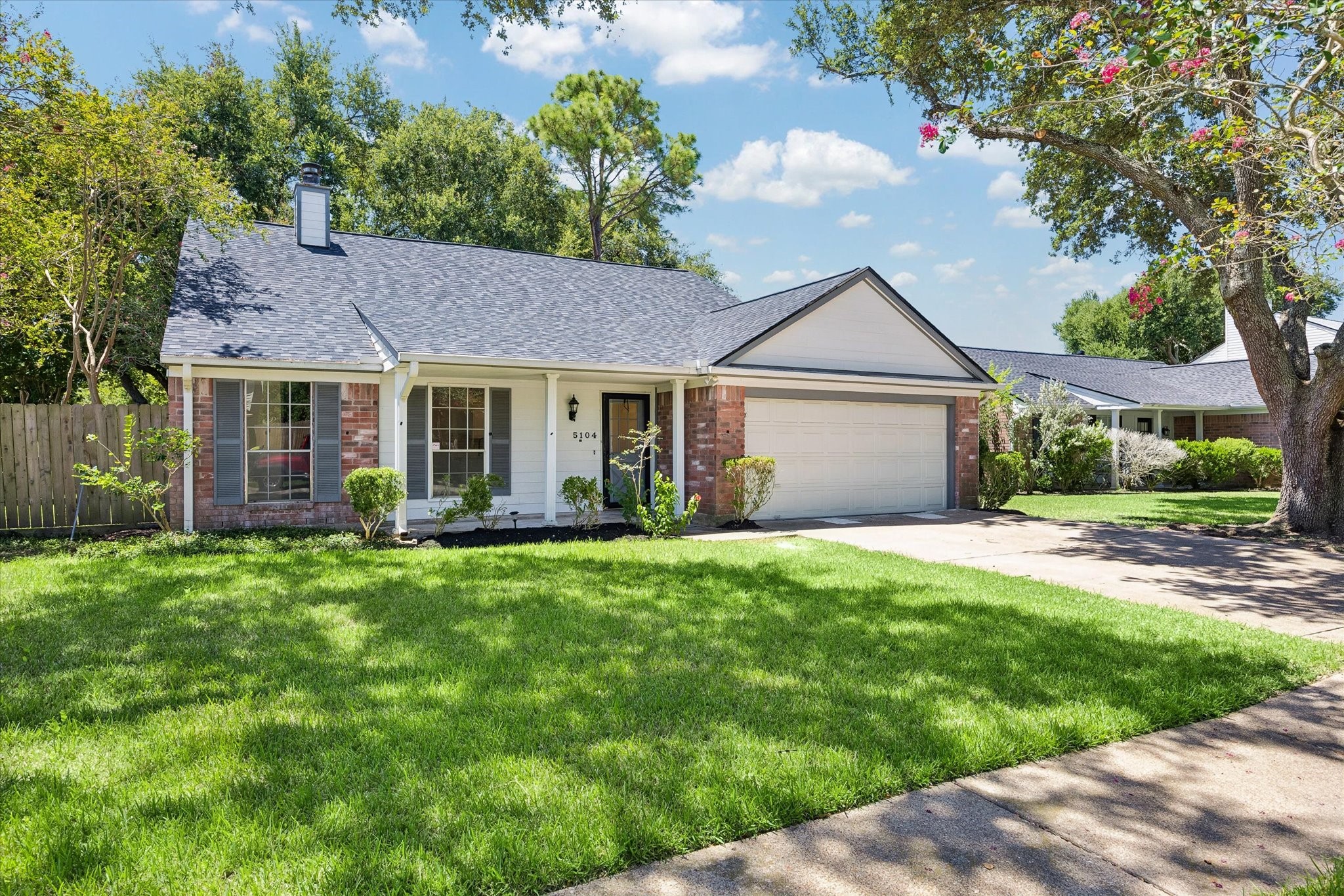 5104 Spring Circle Drive Property Photo 3