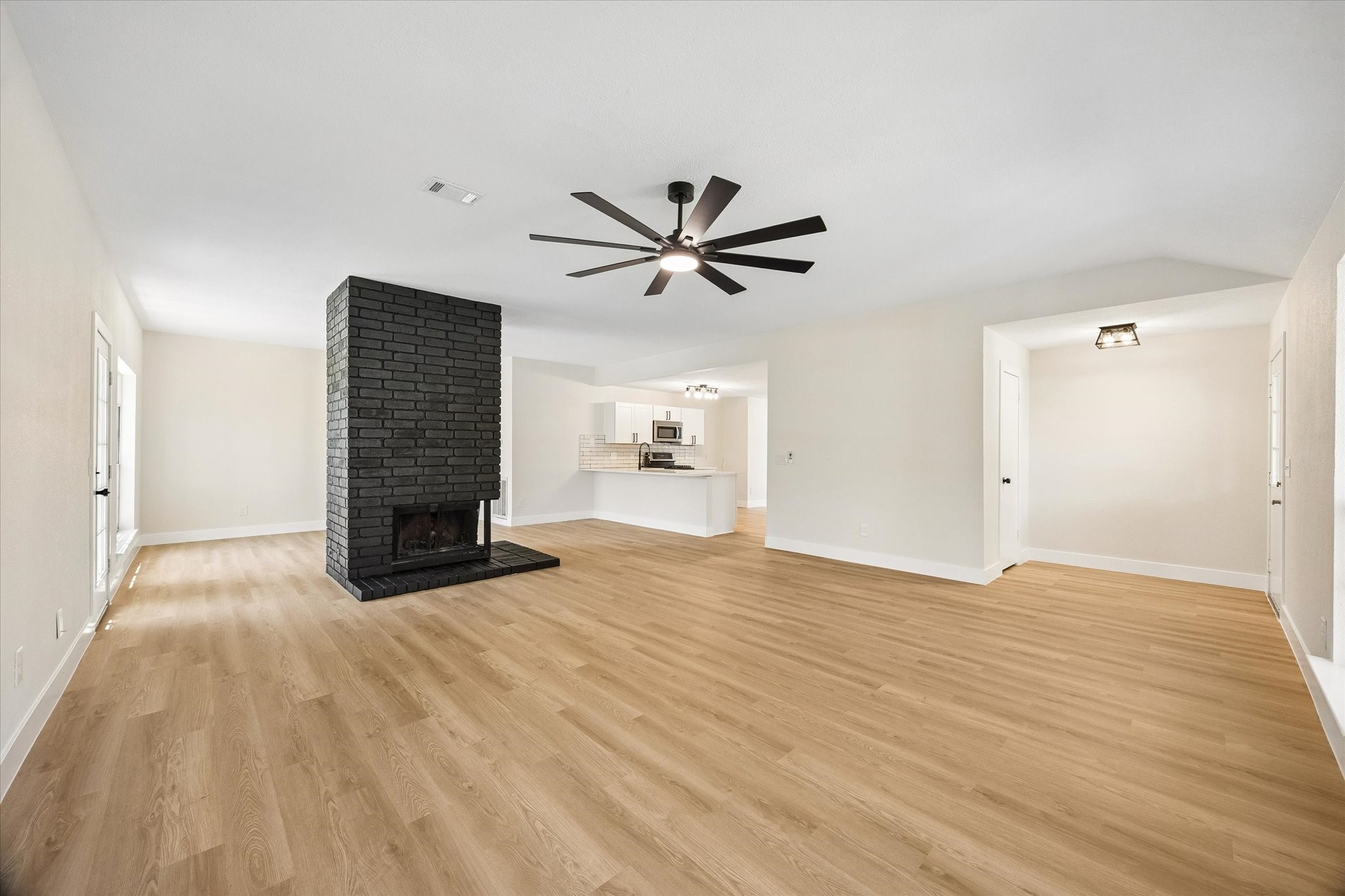 5104 Spring Circle Drive Property Photo 6