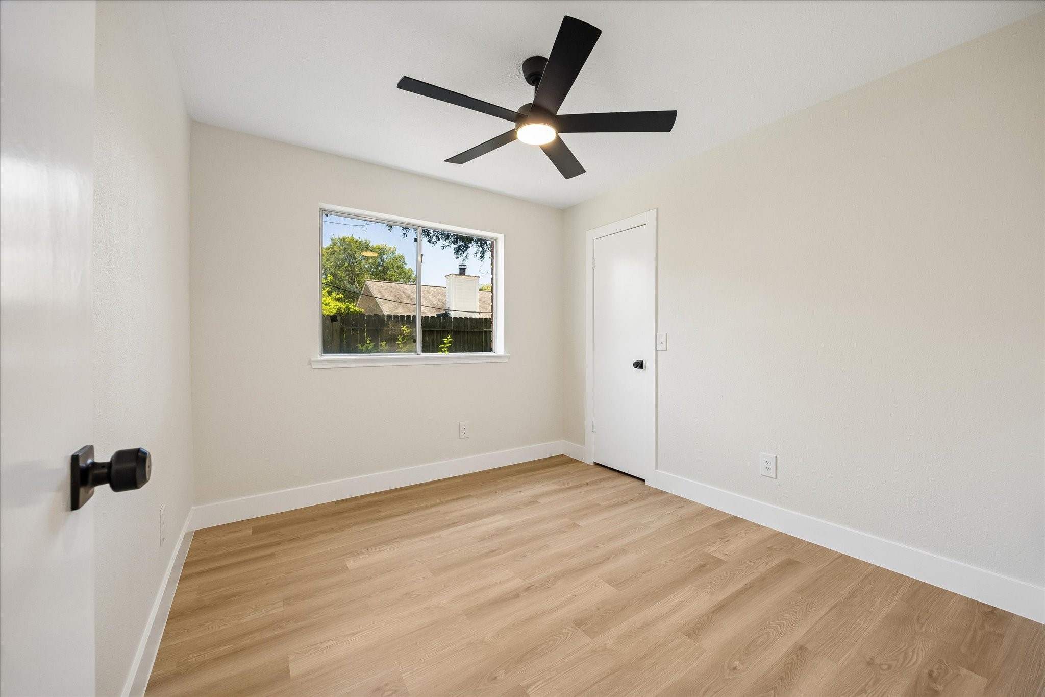 5104 Spring Circle Drive Property Photo 17