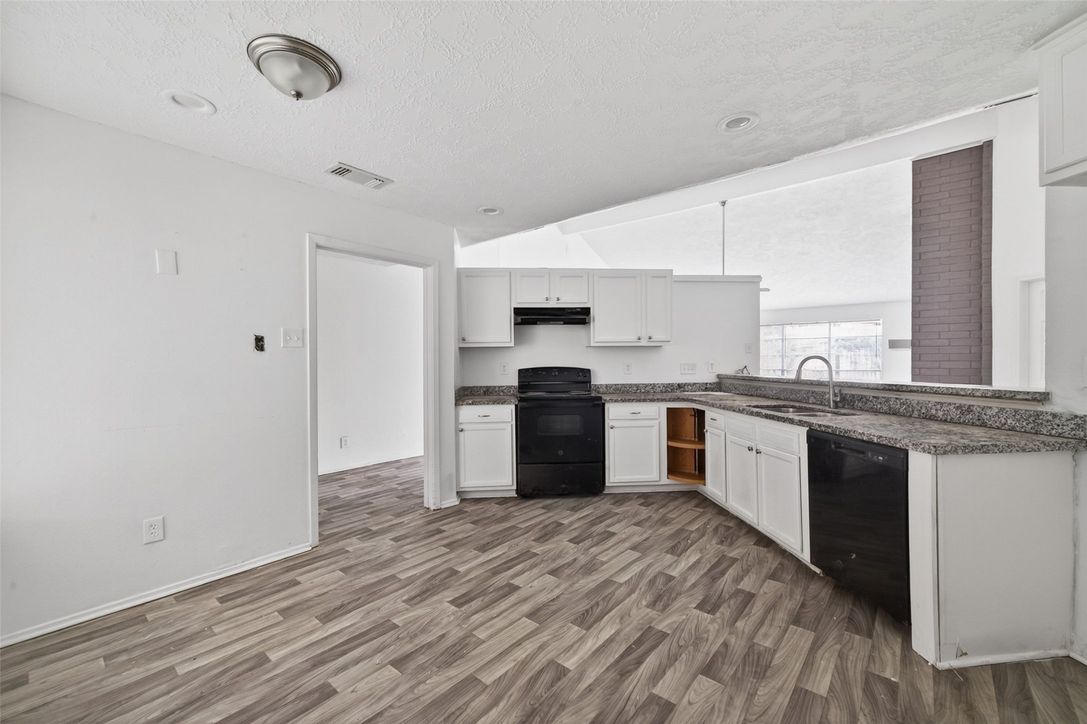 8203 Lone Quail Drive Property Photo 17