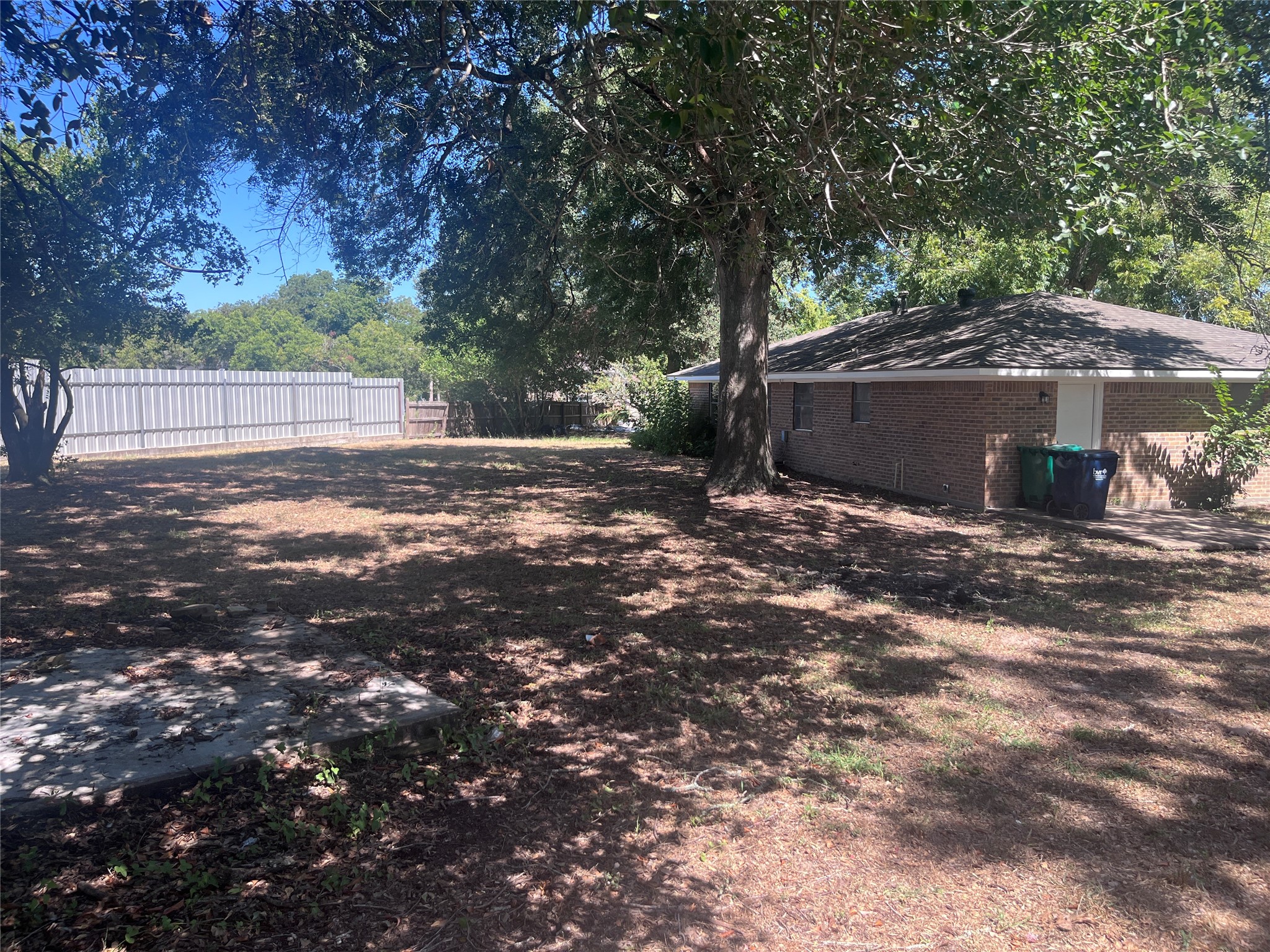 211 Scott Court Property Photo 2