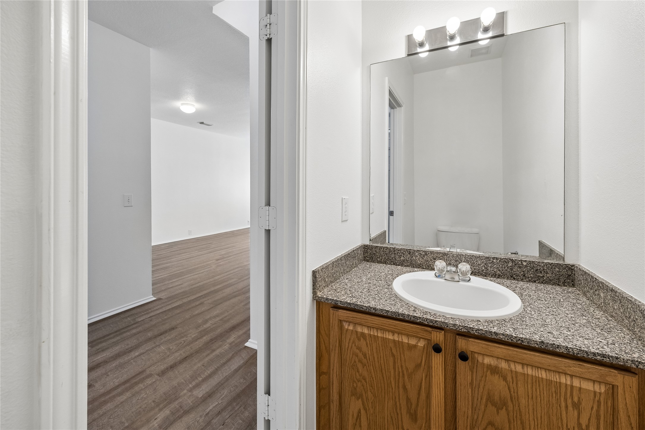 3418 Glenmore Meadow Property Photo 8