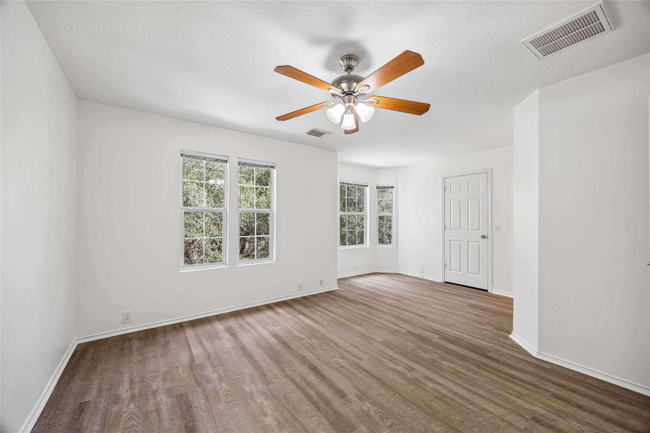 3418 Glenmore Meadow Property Photo 9