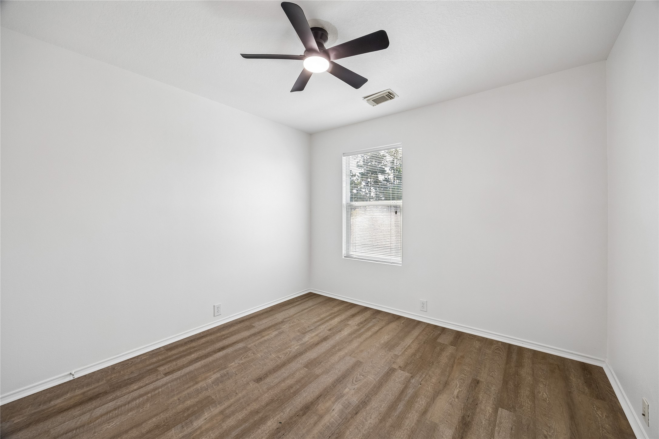 3418 Glenmore Meadow Property Photo 13