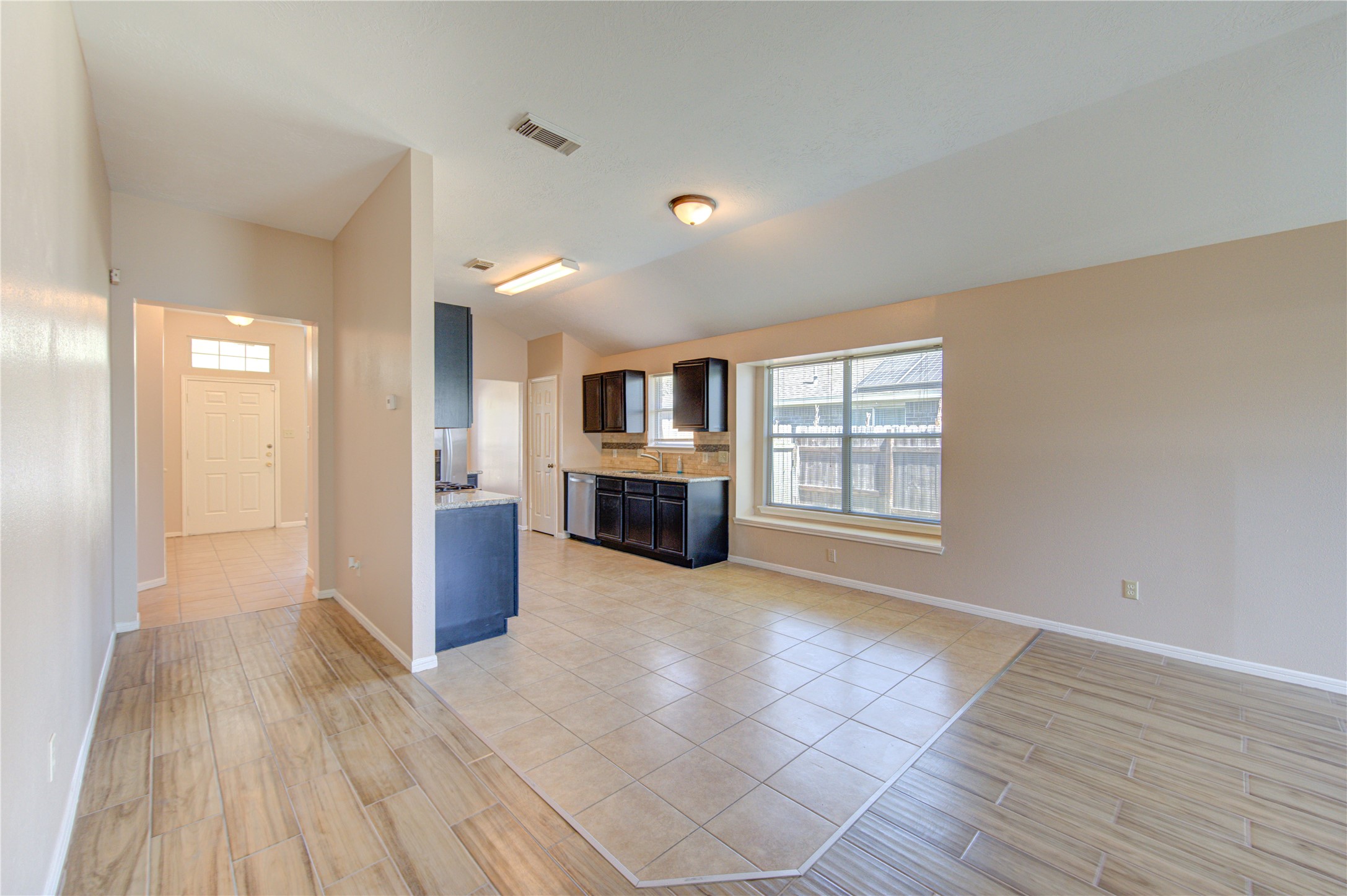 5349 Pinewood Terrace Property Photo 11