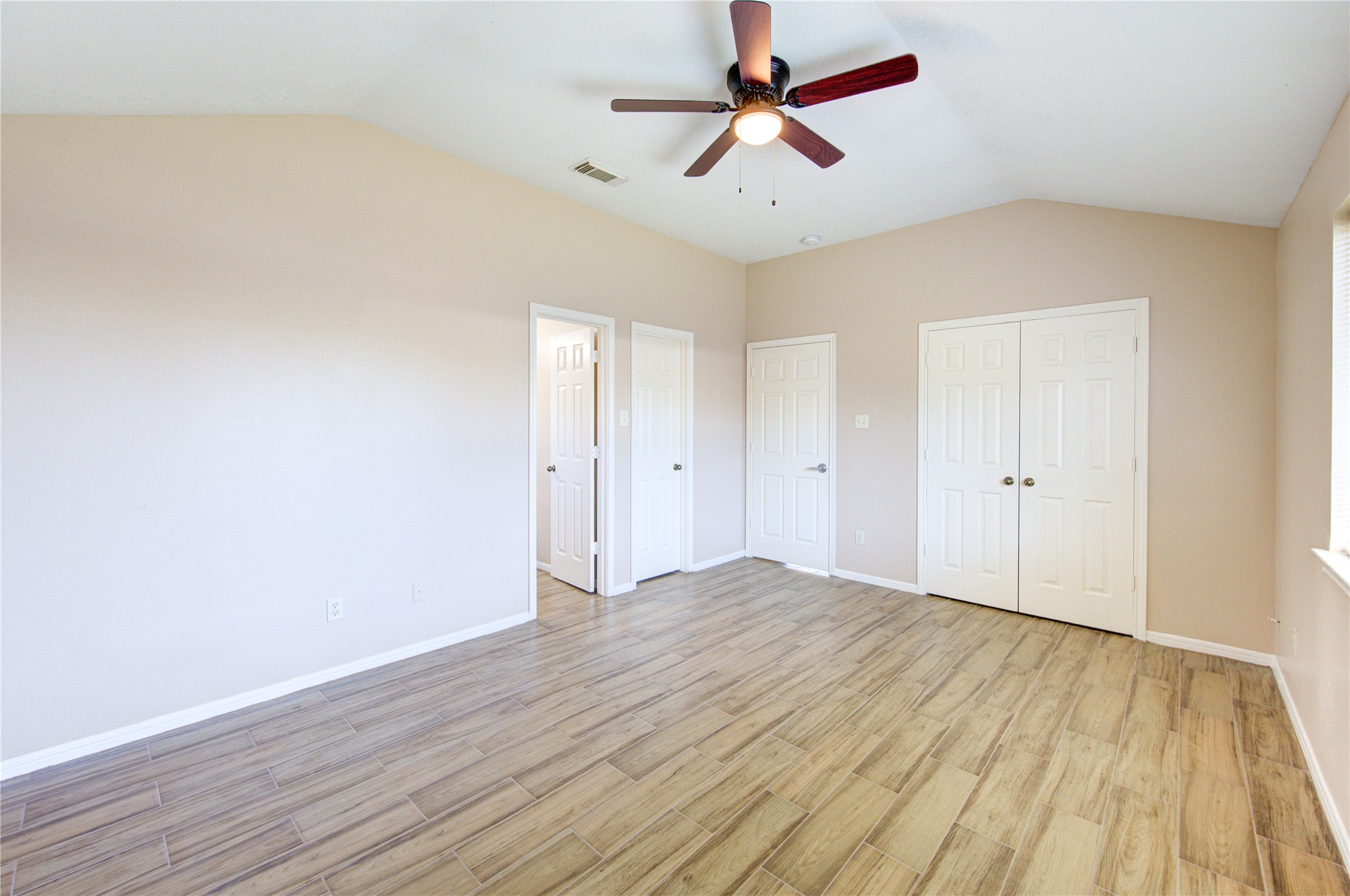 5349 Pinewood Terrace Property Photo 24