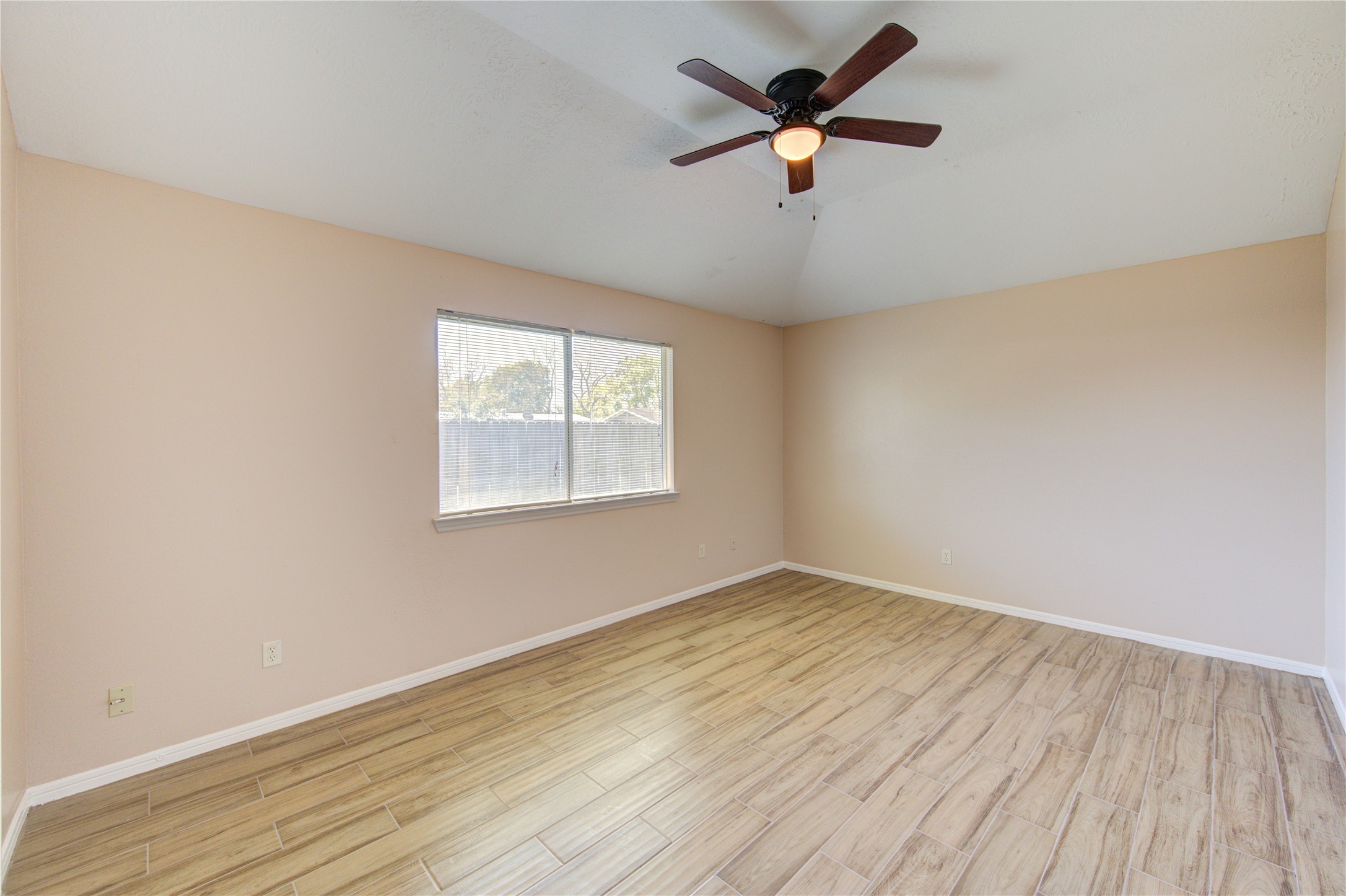 5349 Pinewood Terrace Property Photo 26