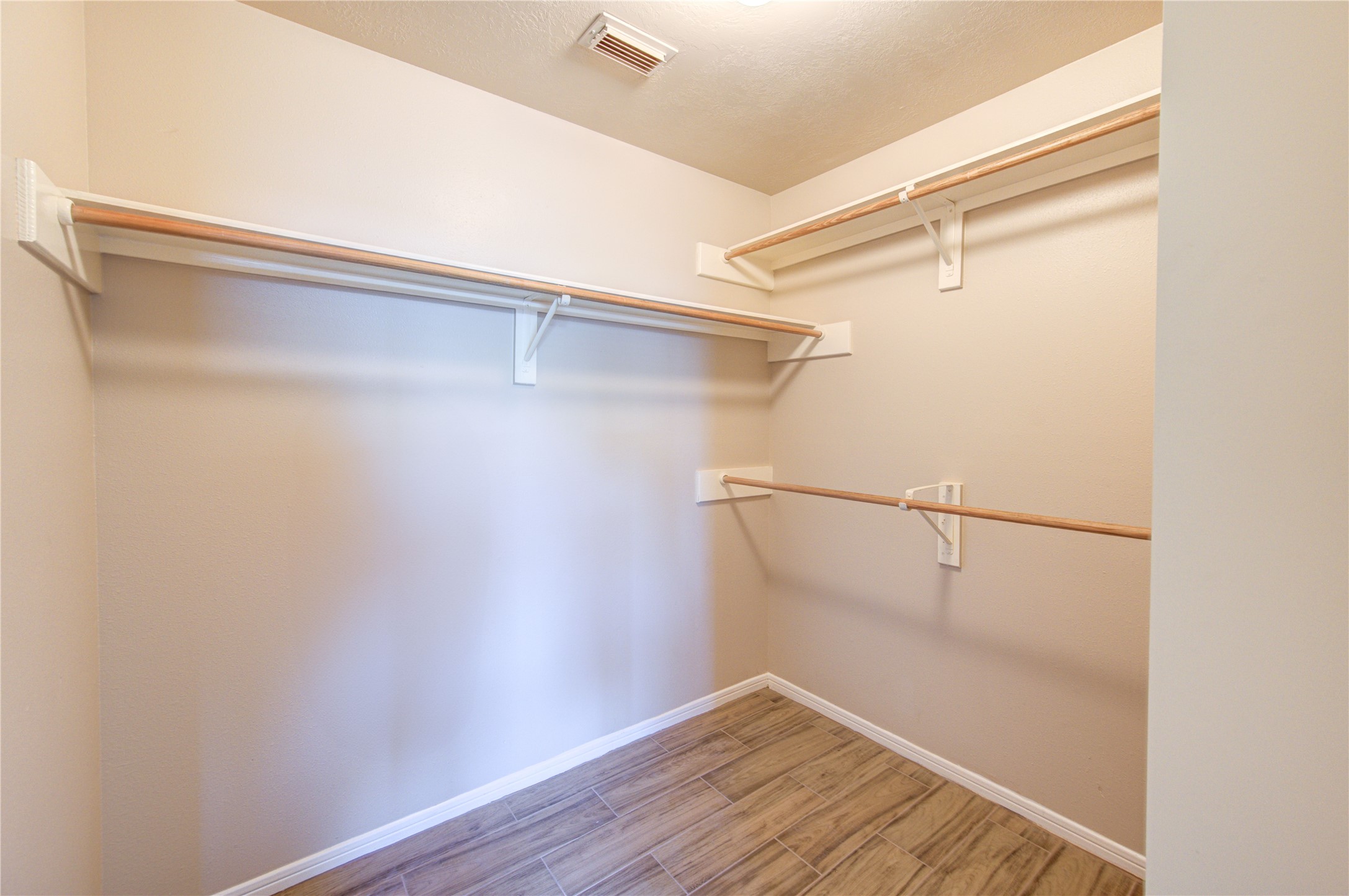 5349 Pinewood Terrace Property Photo 28