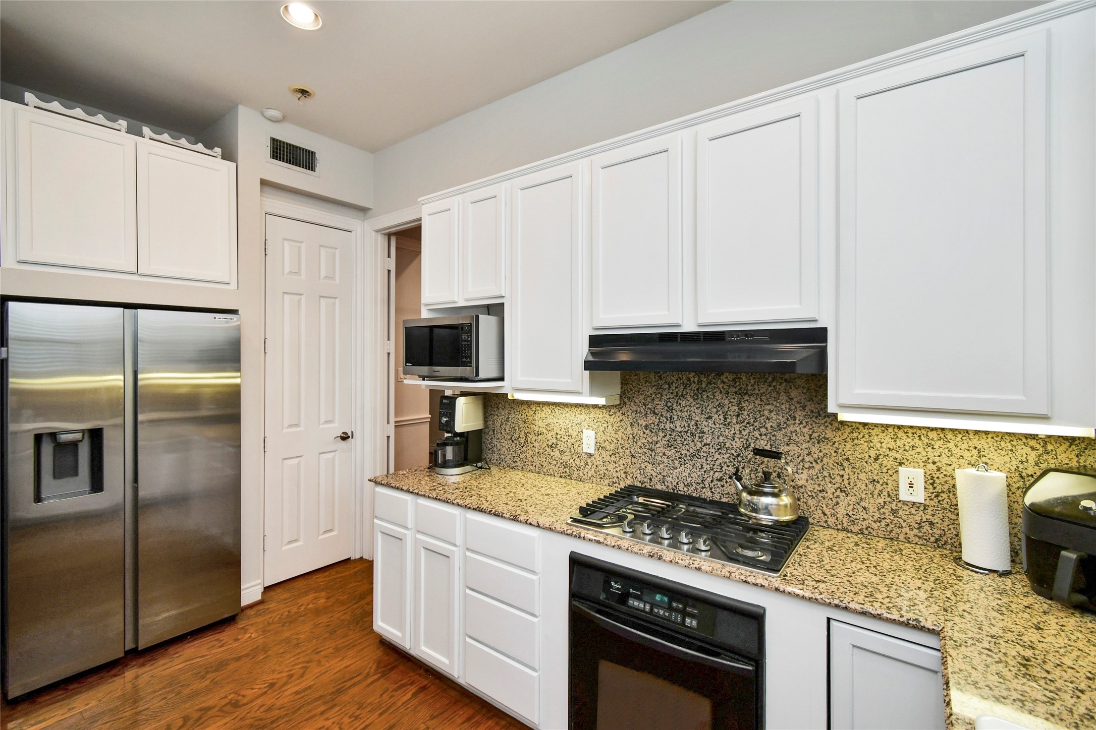 2820 Bering Drive Property Photo 9