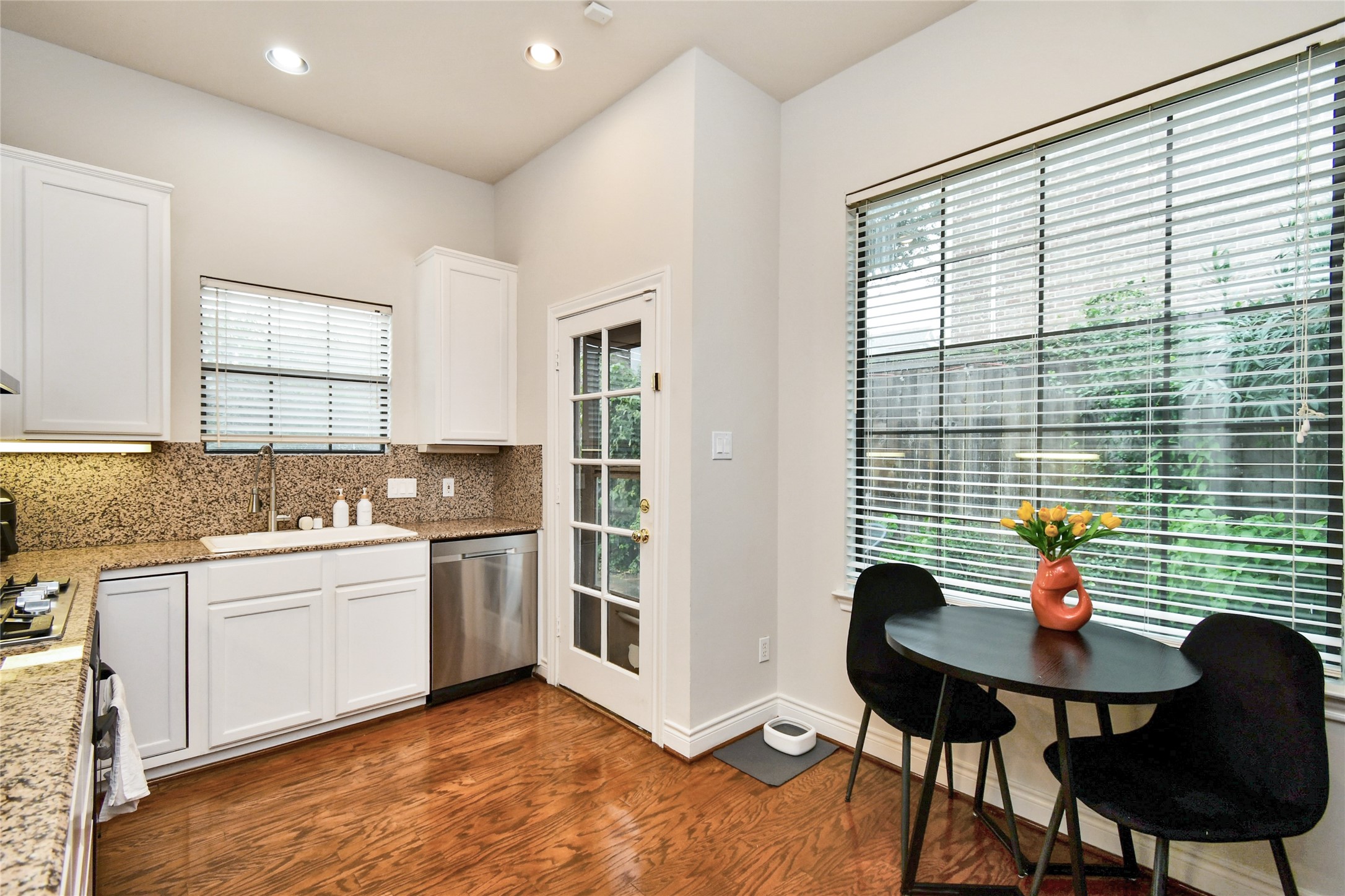 2820 Bering Drive Property Photo 11