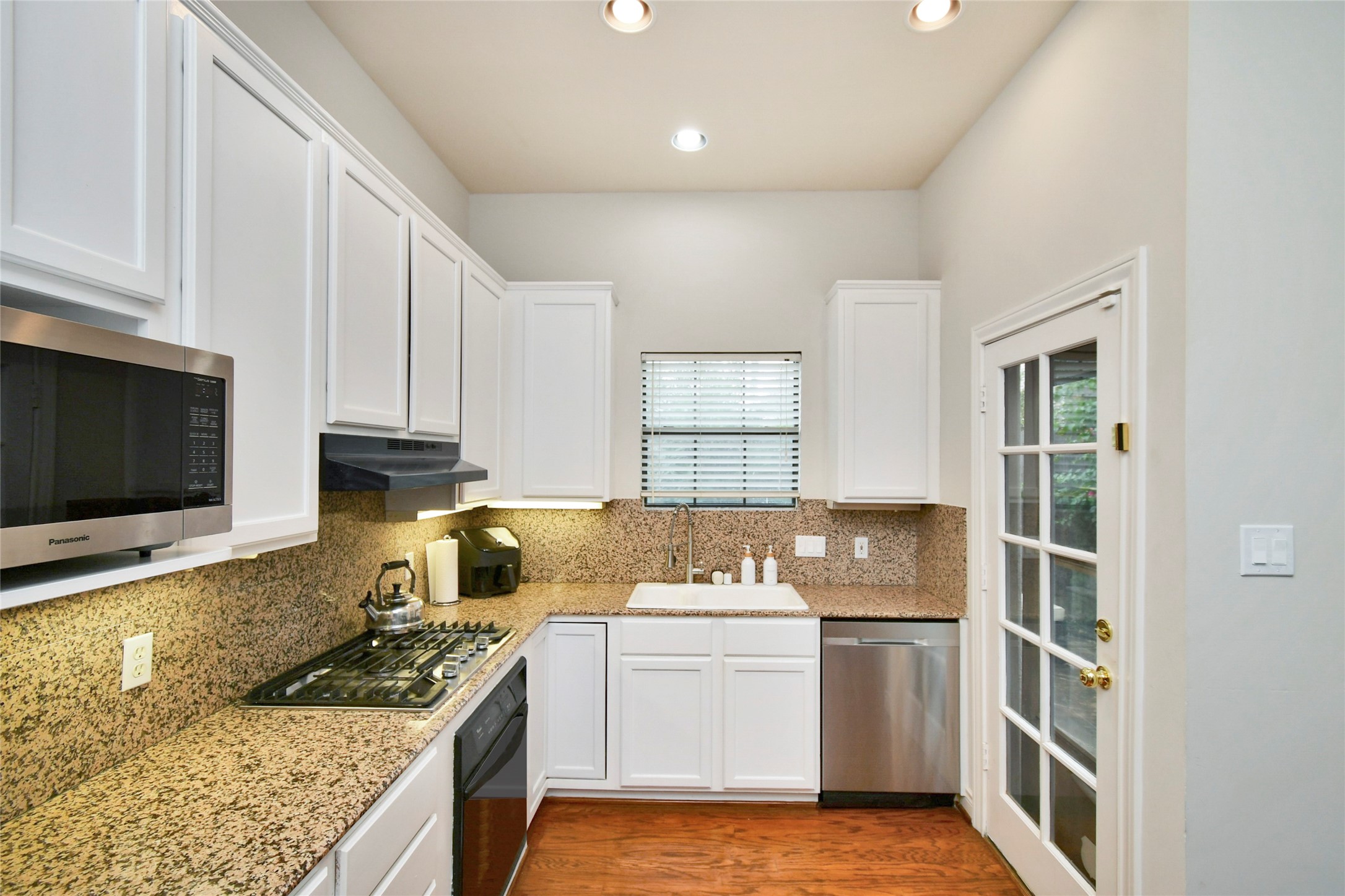 2820 Bering Drive Property Photo 12