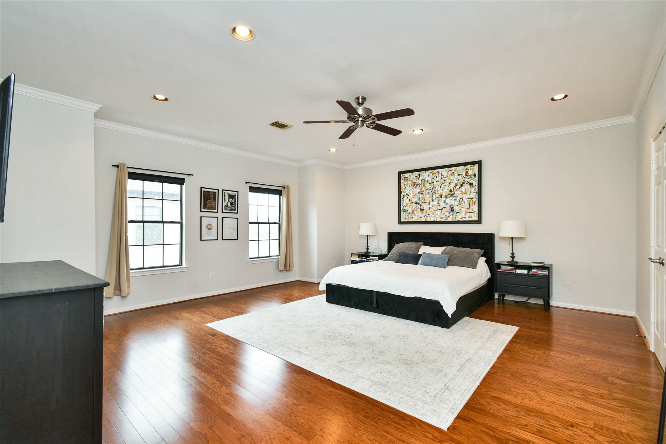 2820 Bering Drive Property Photo 16