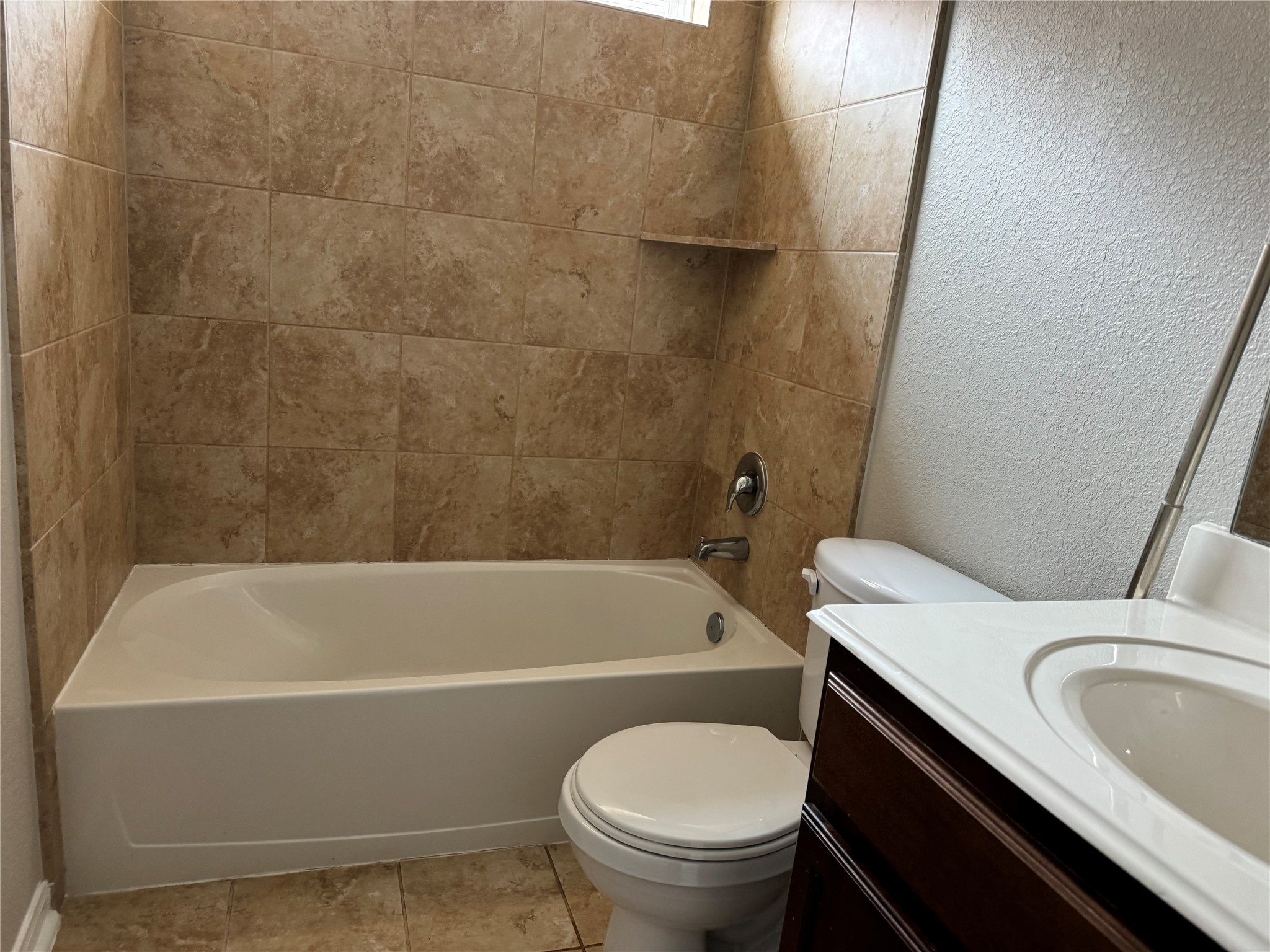2487 Saddlecreek Property Photo 3