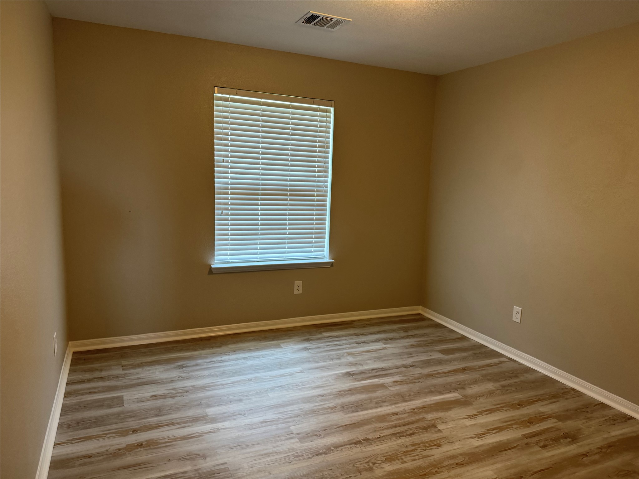 2487 Saddlecreek Property Photo 14