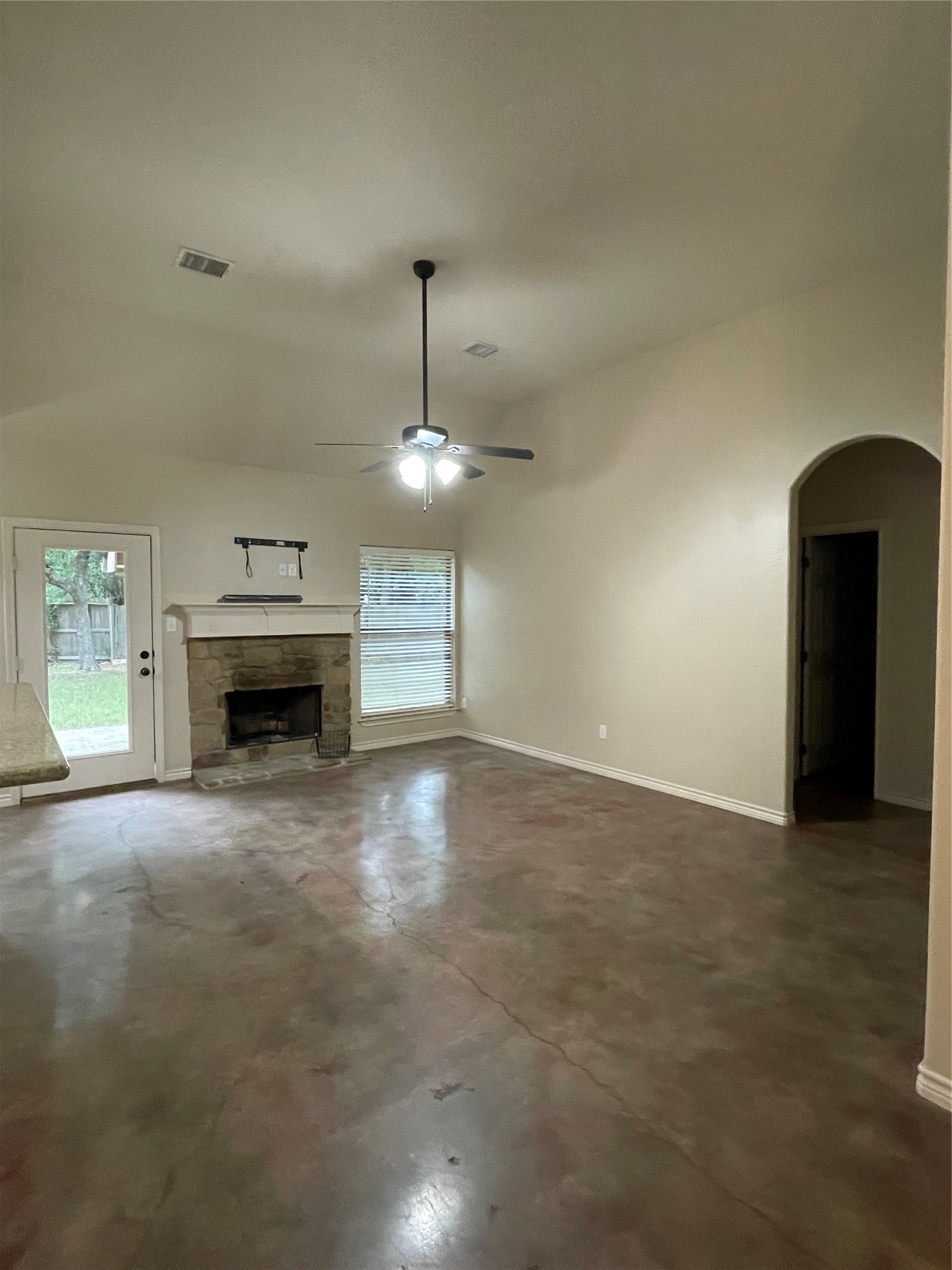 230 Hollywood Property Photo 2