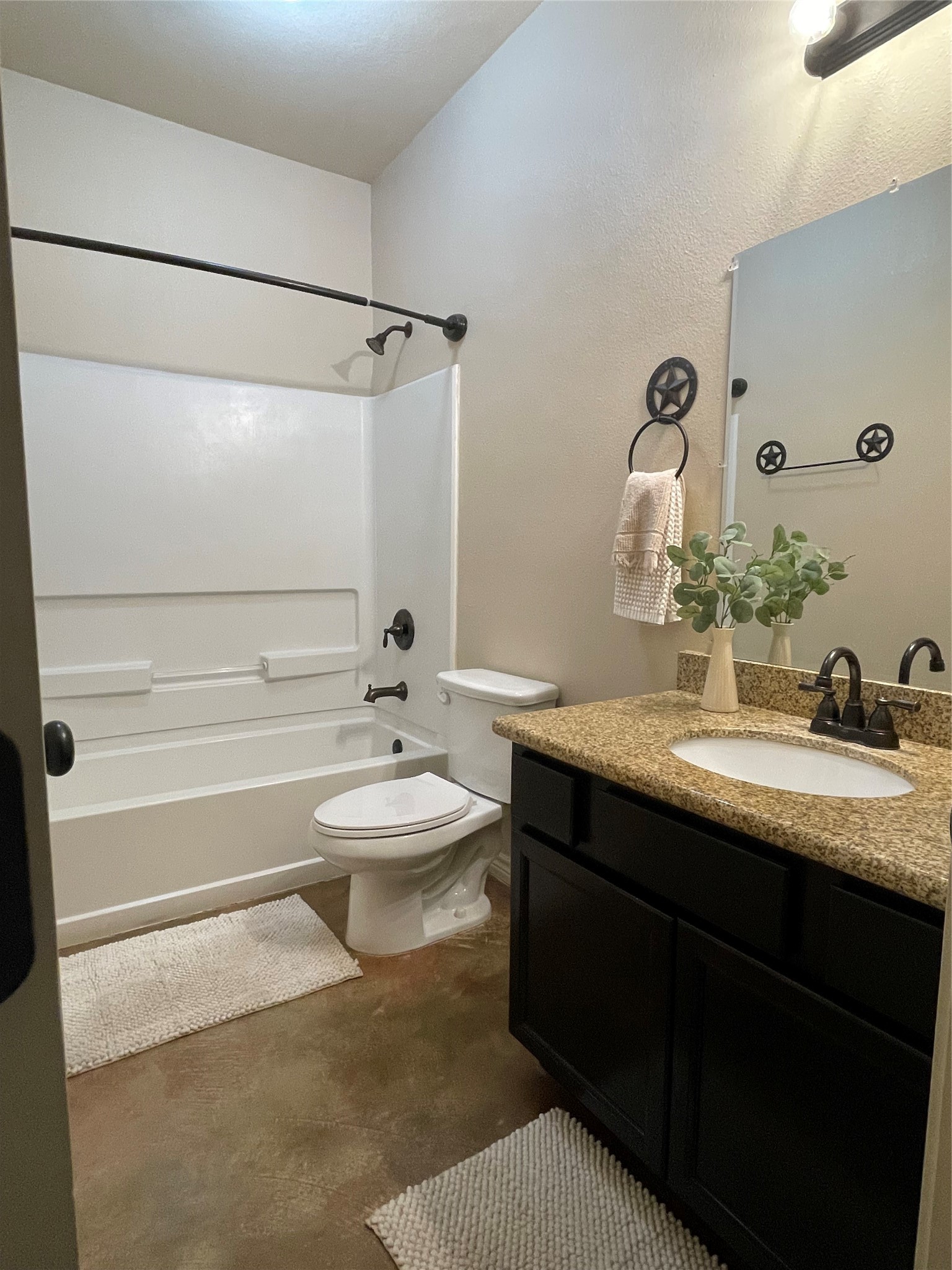 230 Hollywood Property Photo 7