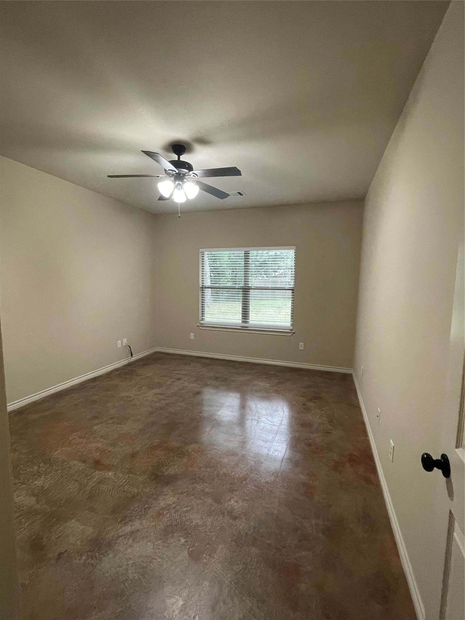 230 Hollywood Property Photo 8