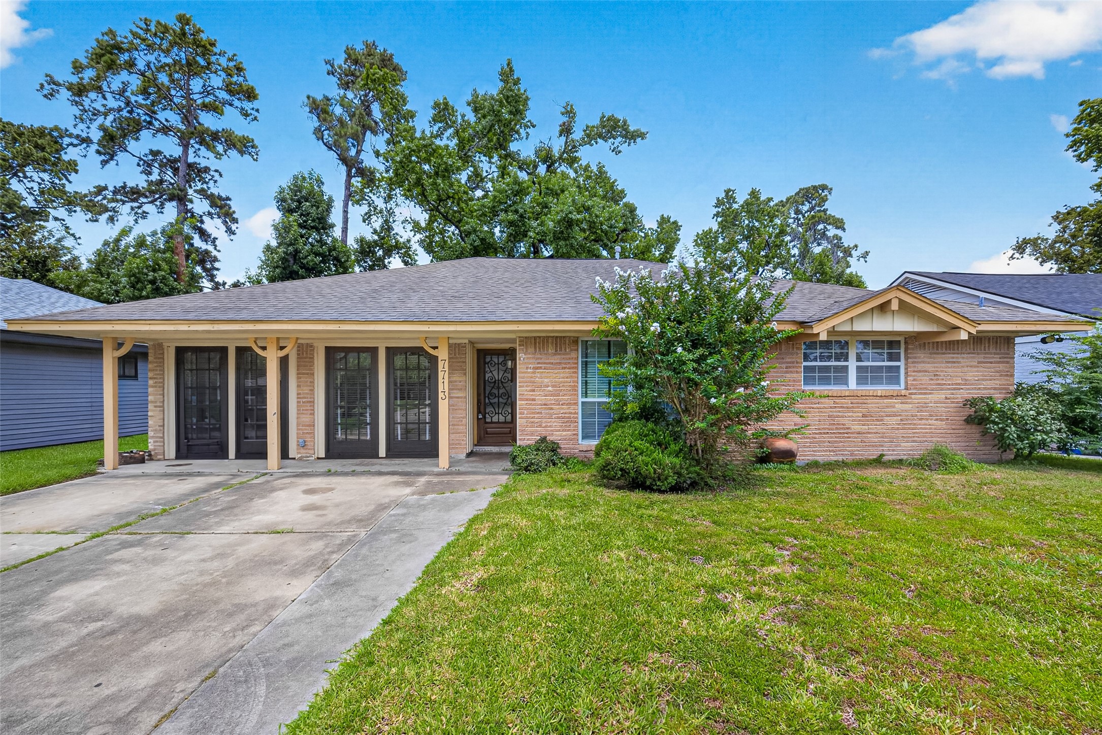 7713 Yoe Street Property Photo 1