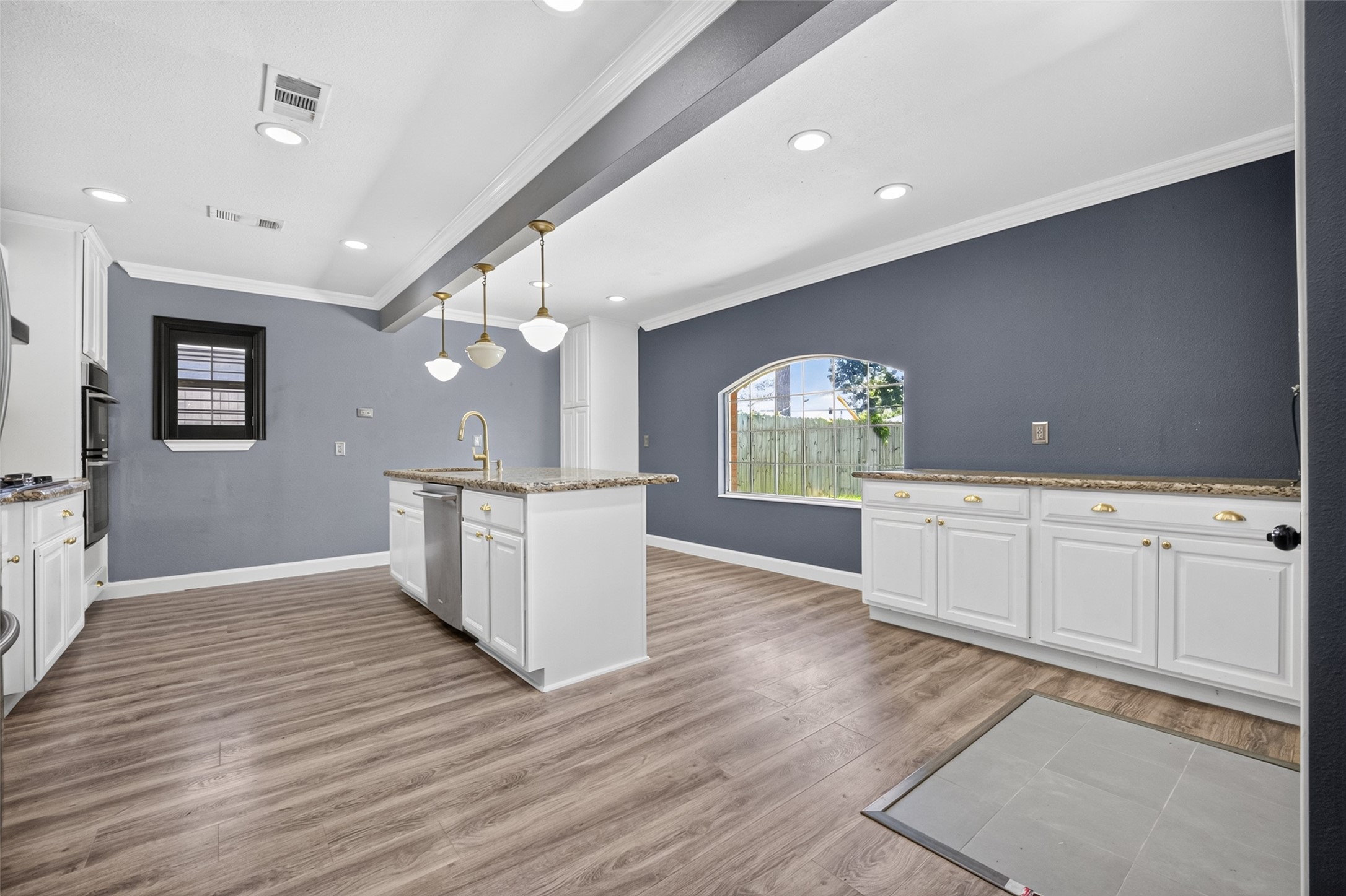 7713 Yoe Street Property Photo 13