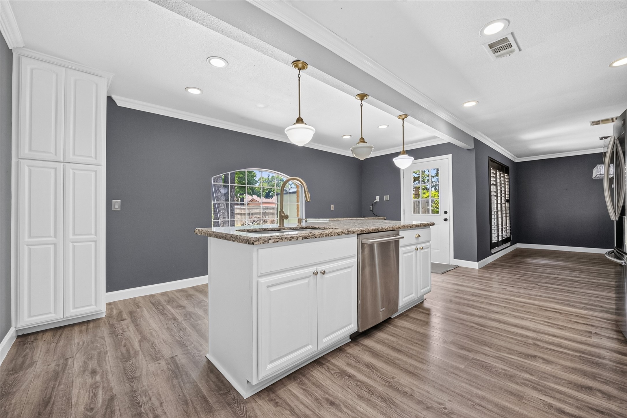 7713 Yoe Street Property Photo 17