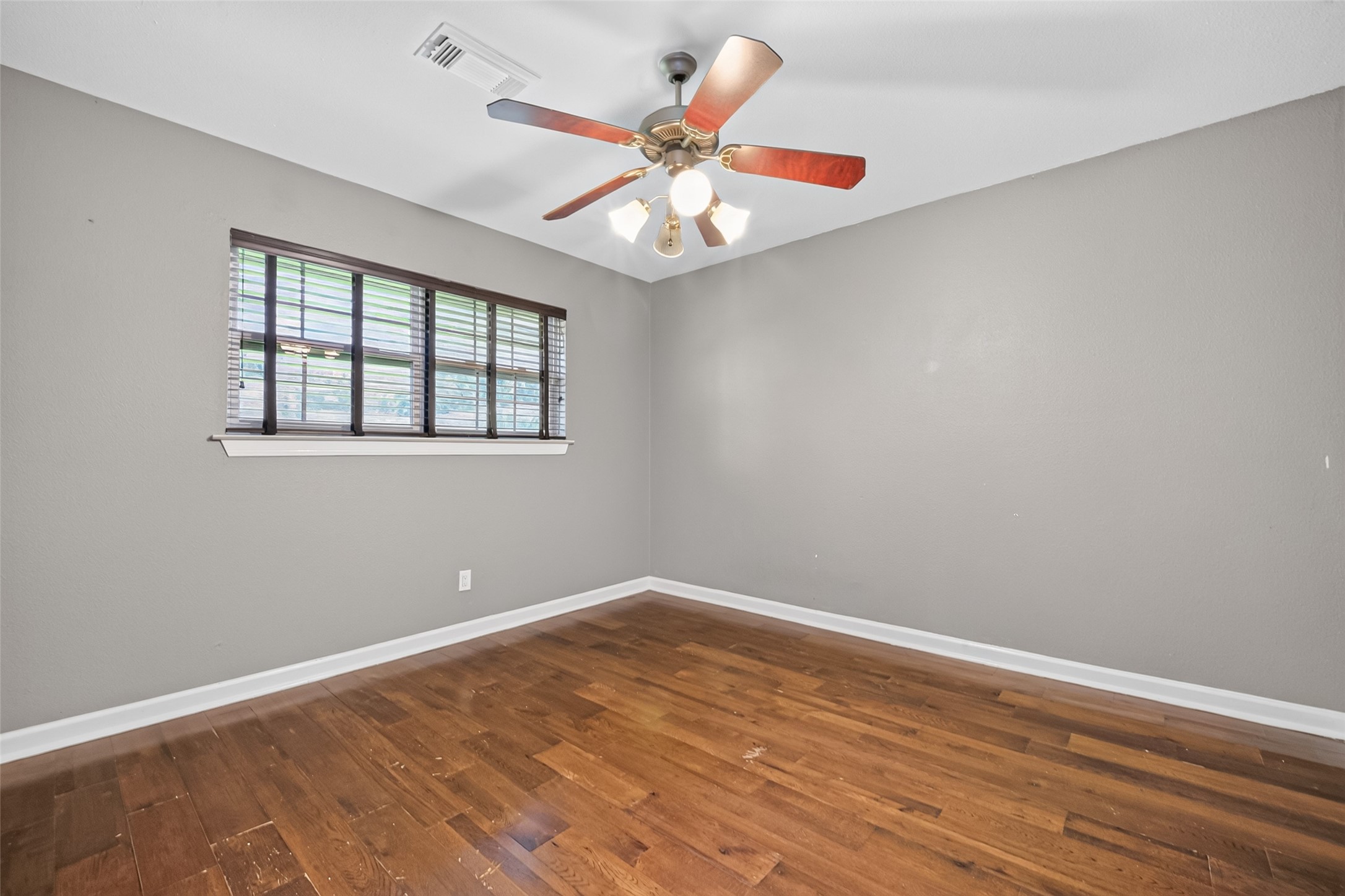 7713 Yoe Street Property Photo 27