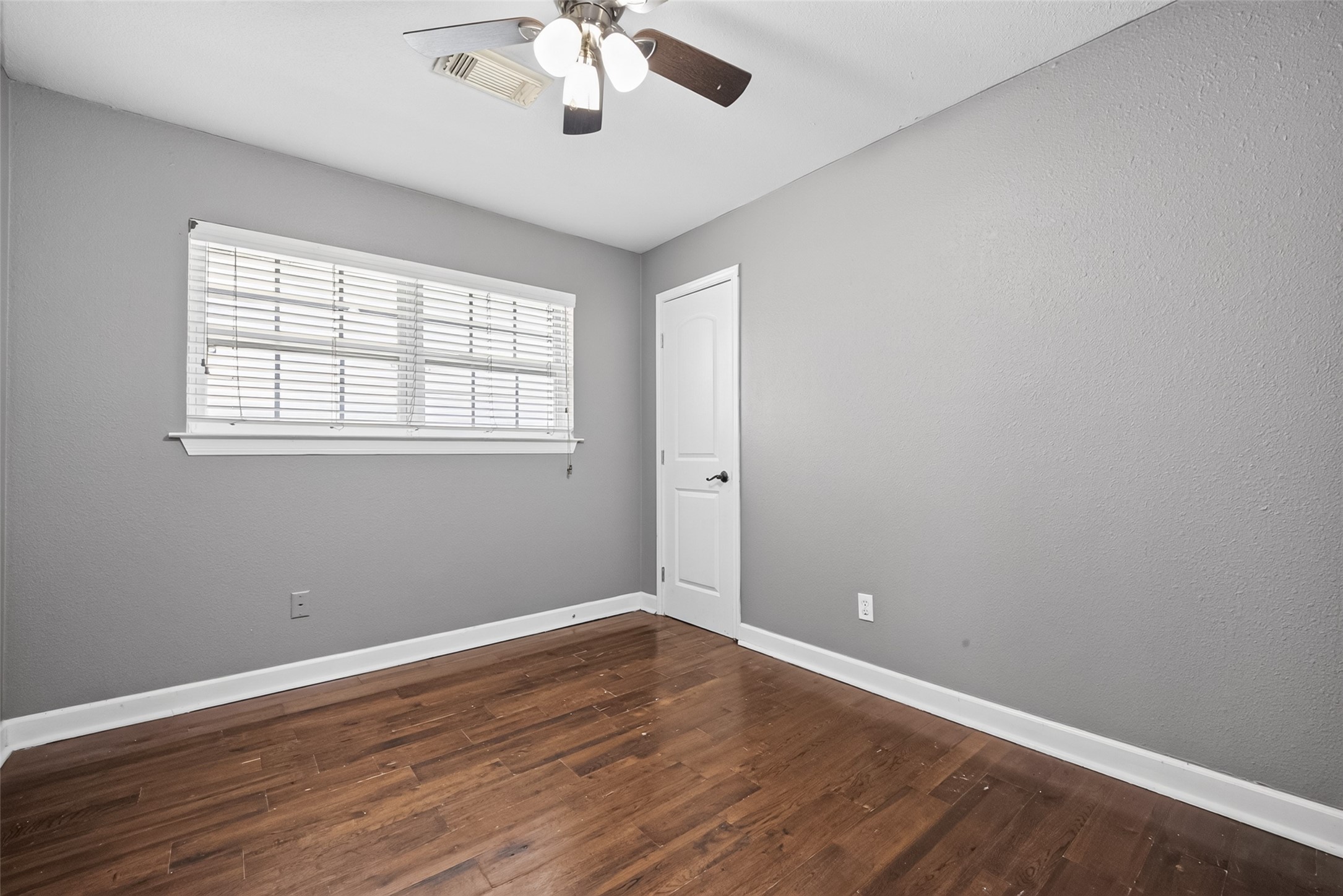 7713 Yoe Street Property Photo 31