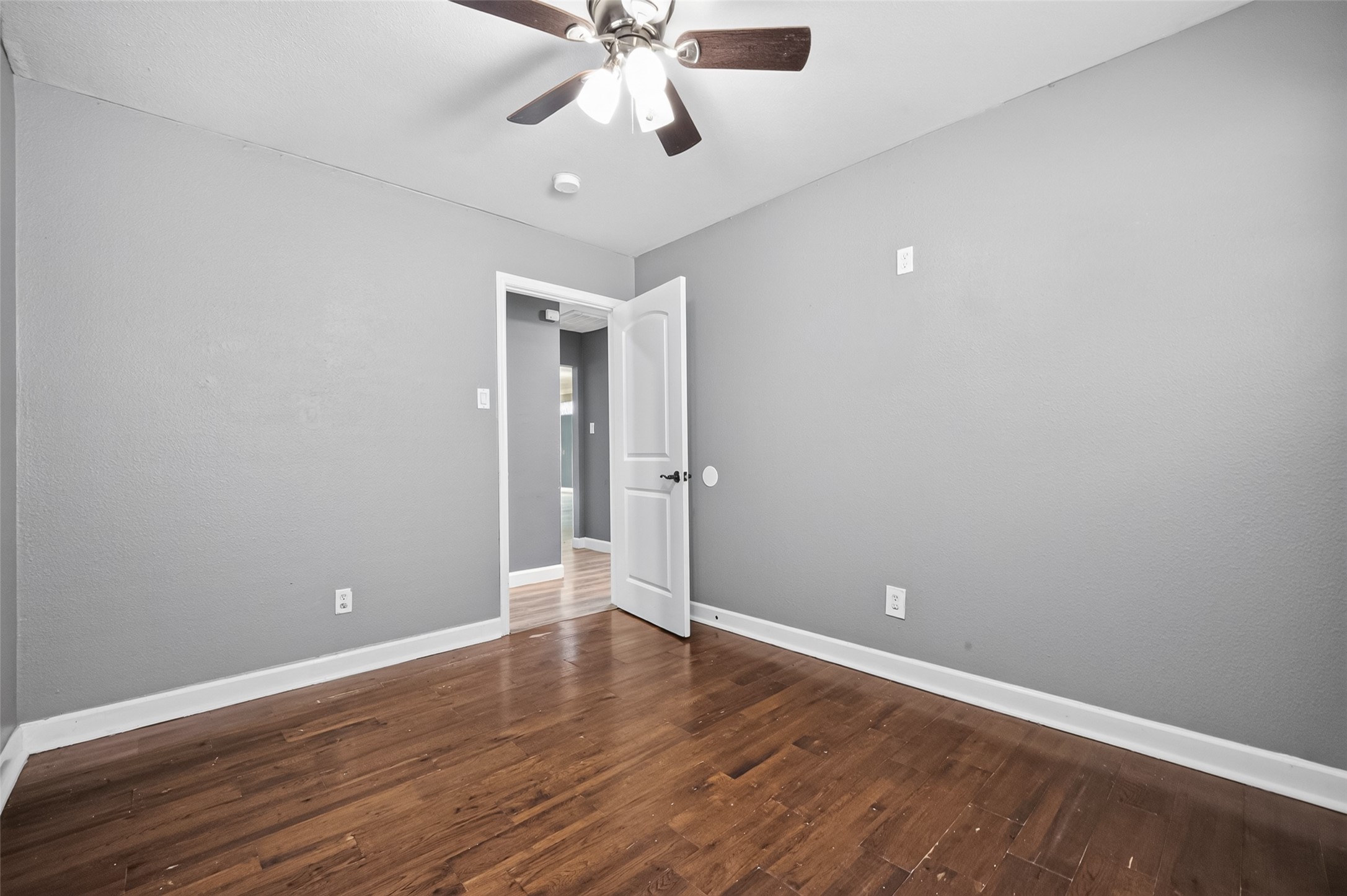 7713 Yoe Street Property Photo 33
