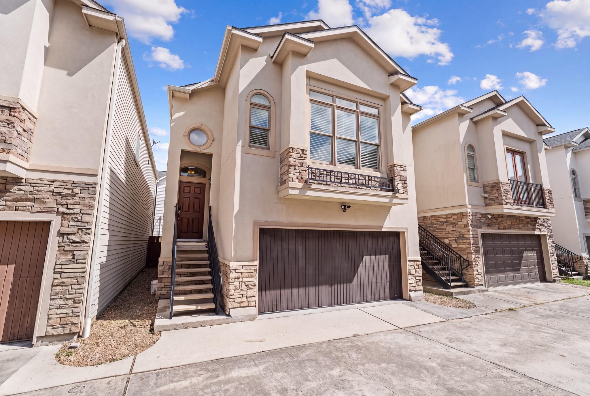 1042 W 25th Street # B, Houston TX 77008 Property Photo 1