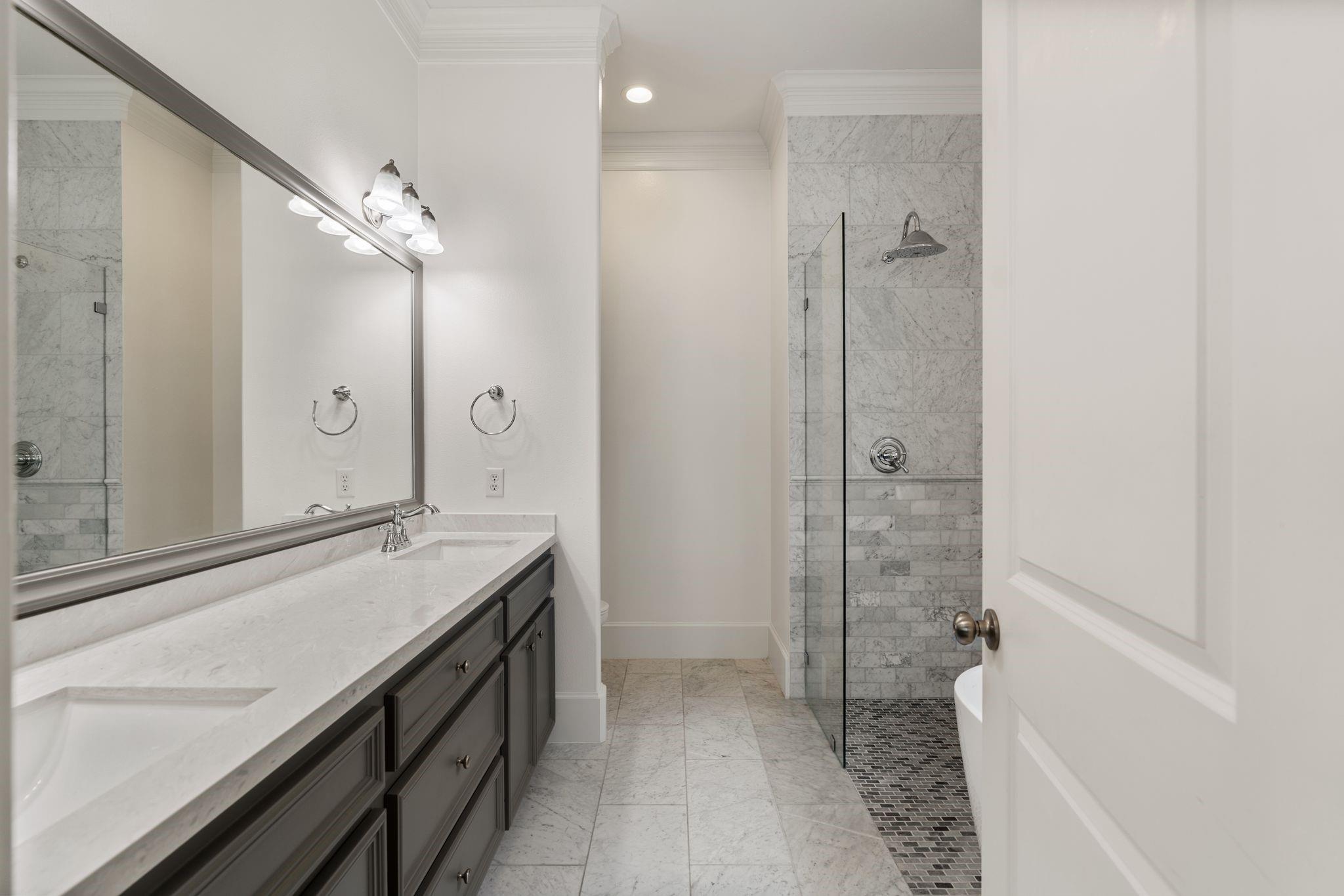 1042 W 25th Street # B, Houston Tx 77008 Property Photo 16