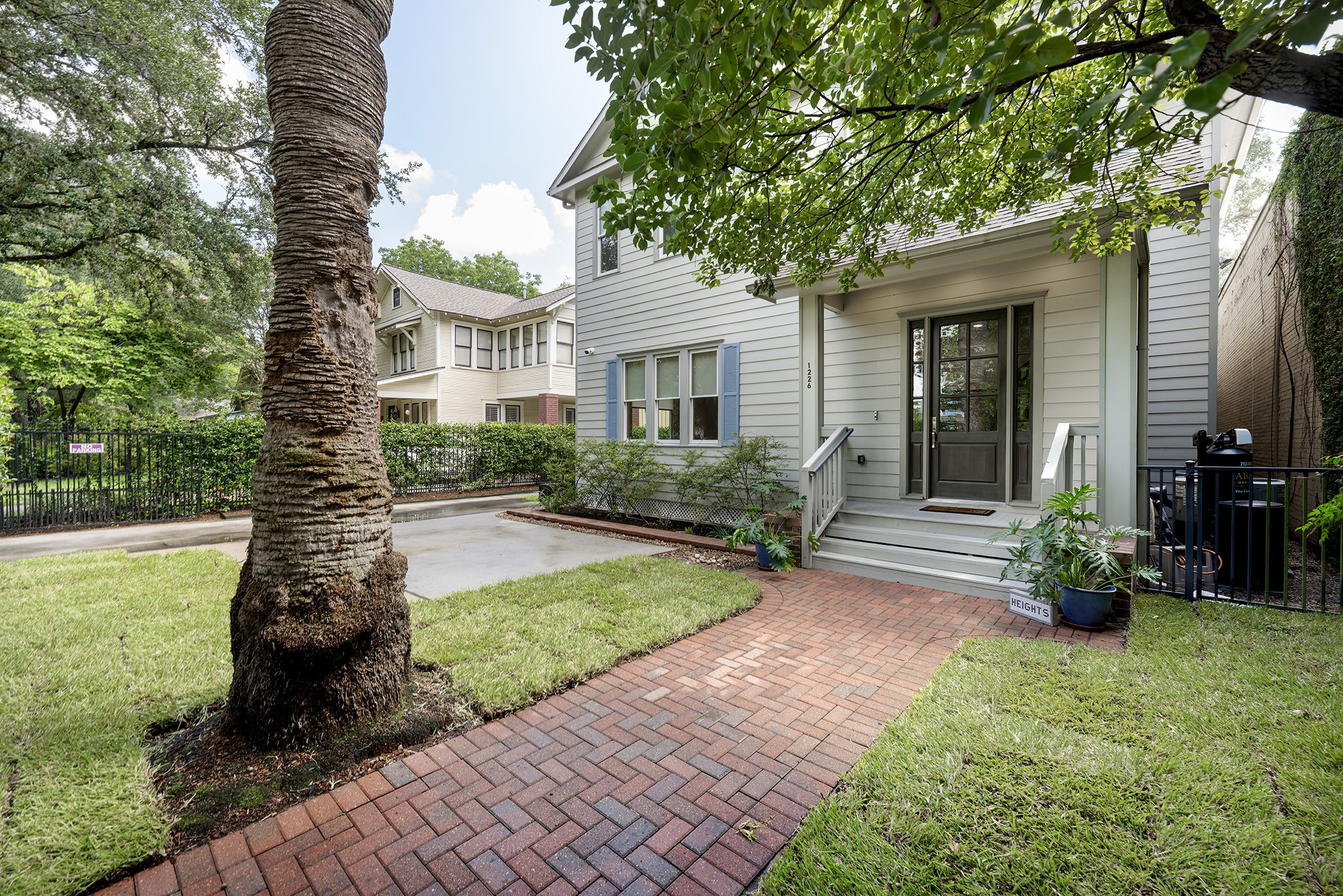 1226 Heights Boulevard Property Photo 2