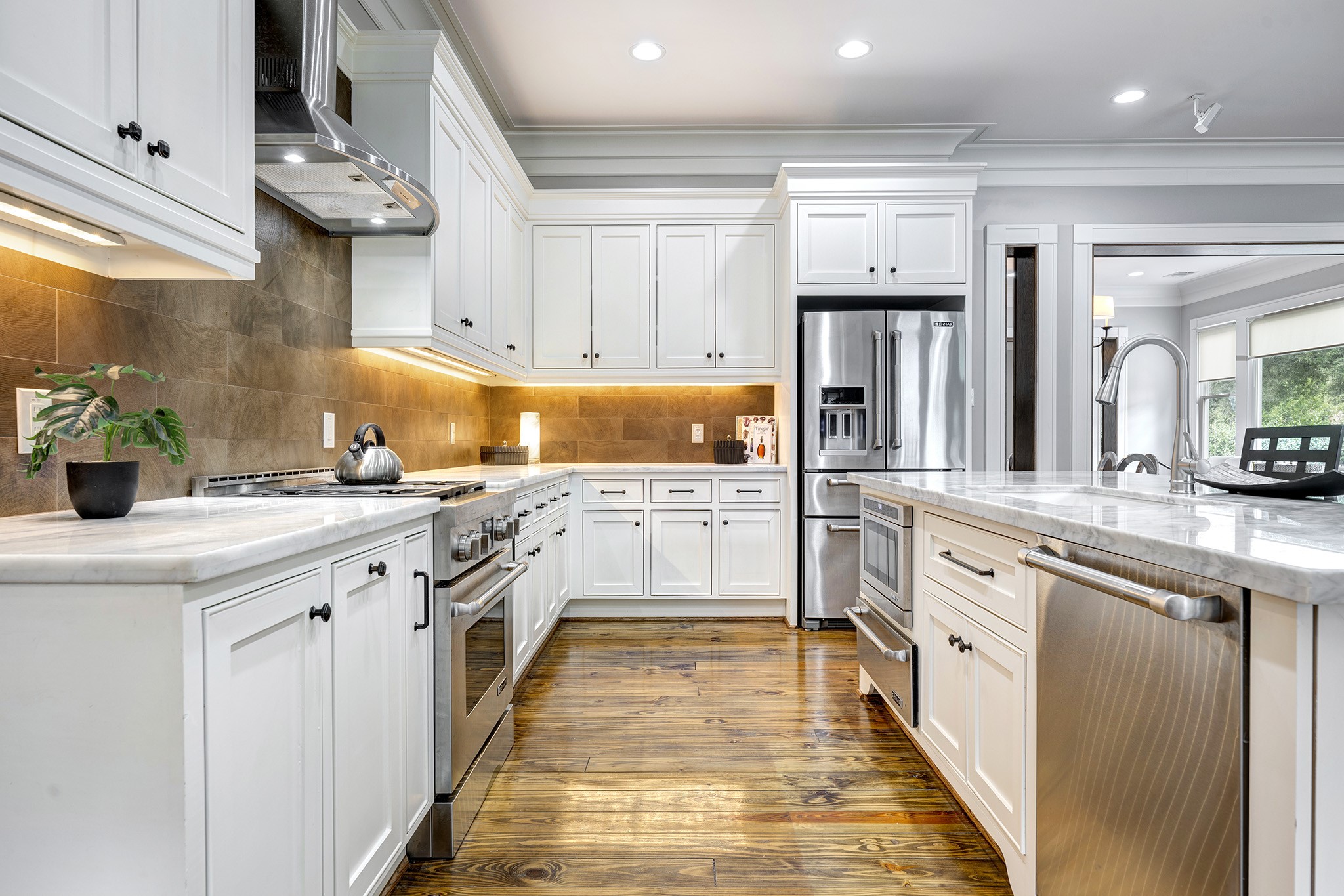 1226 Heights Boulevard Property Photo 13