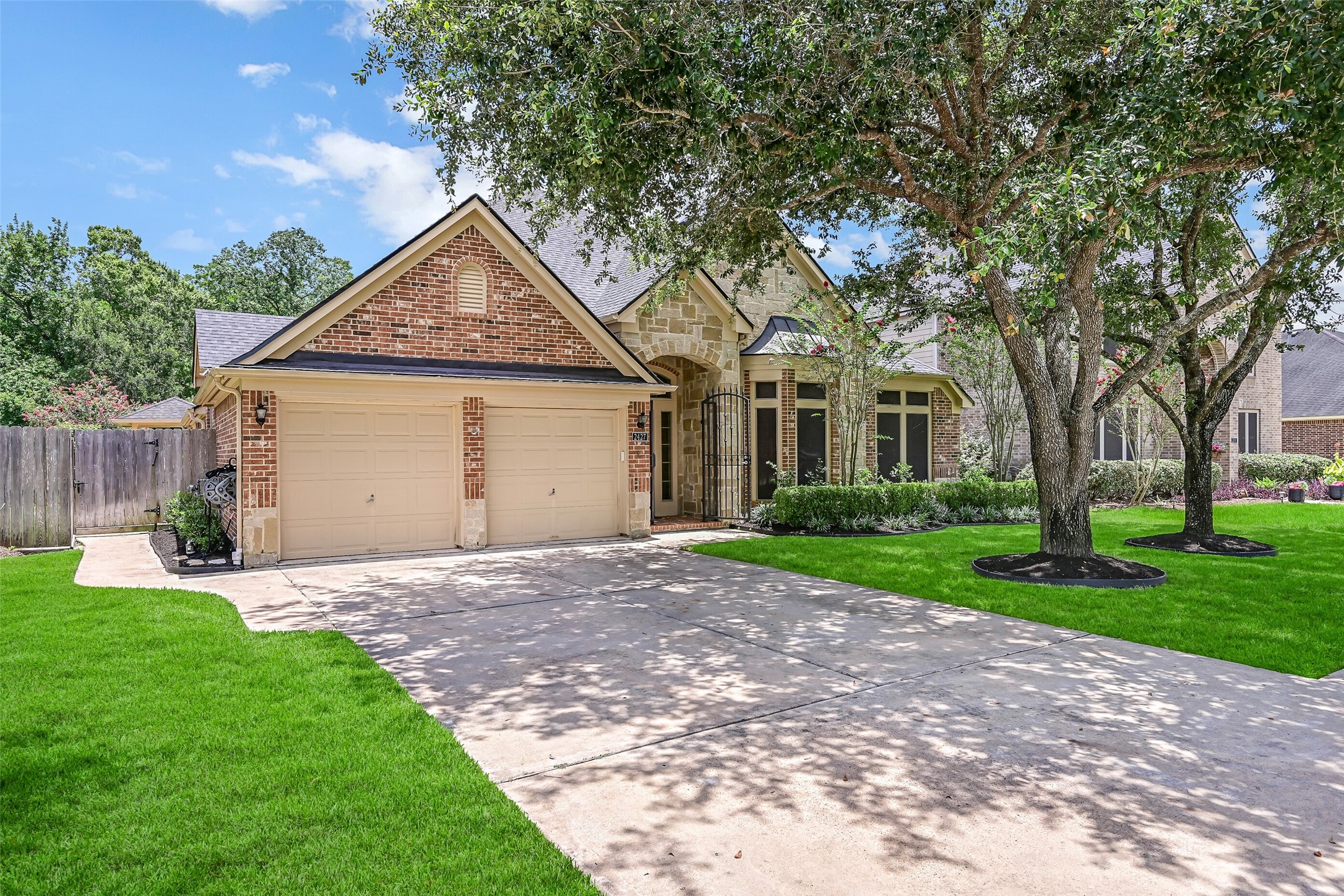 2427 Pioneer Oaks Drive Property Photo 6