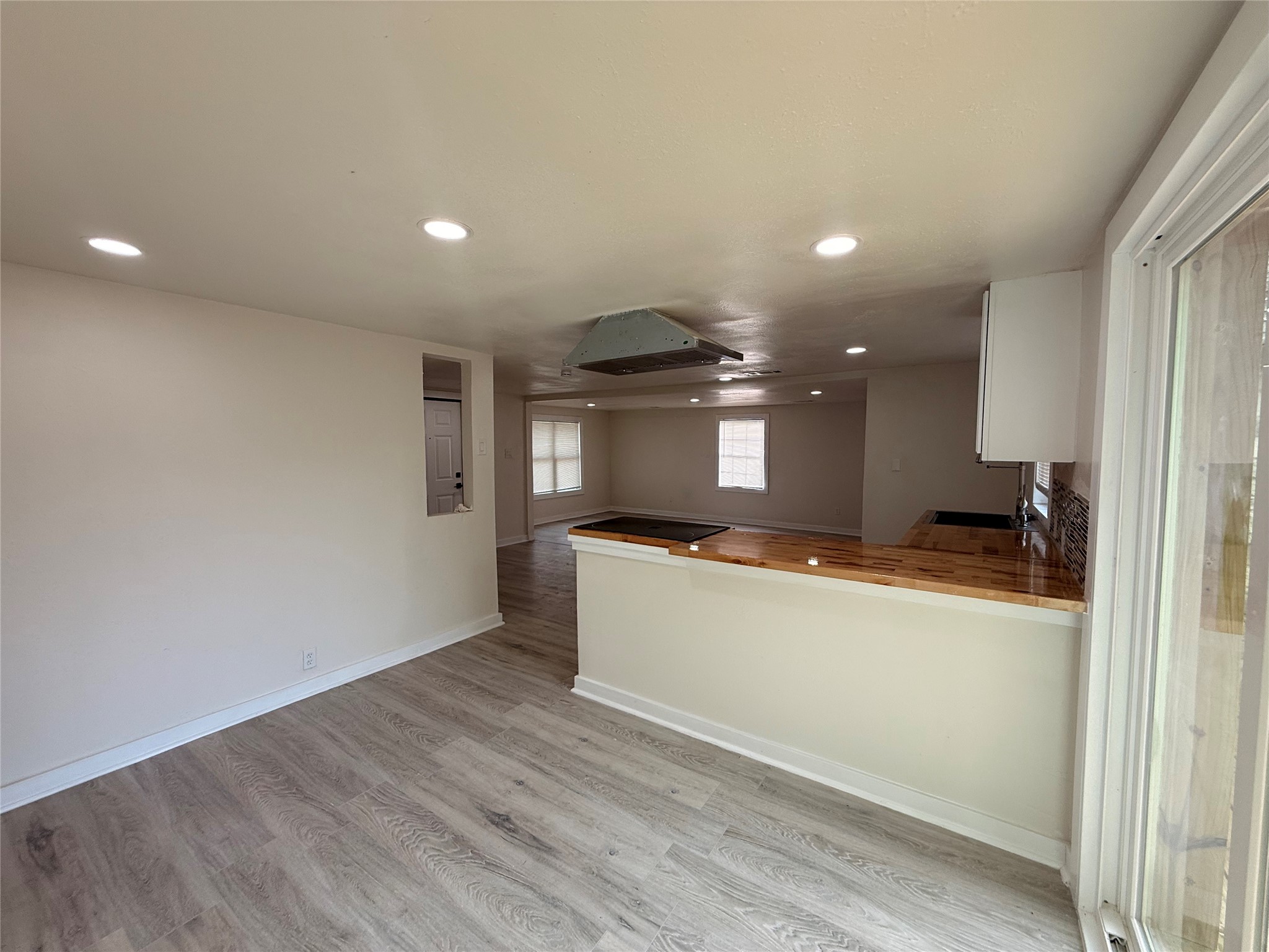 912 E 20th Street Property Photo 2