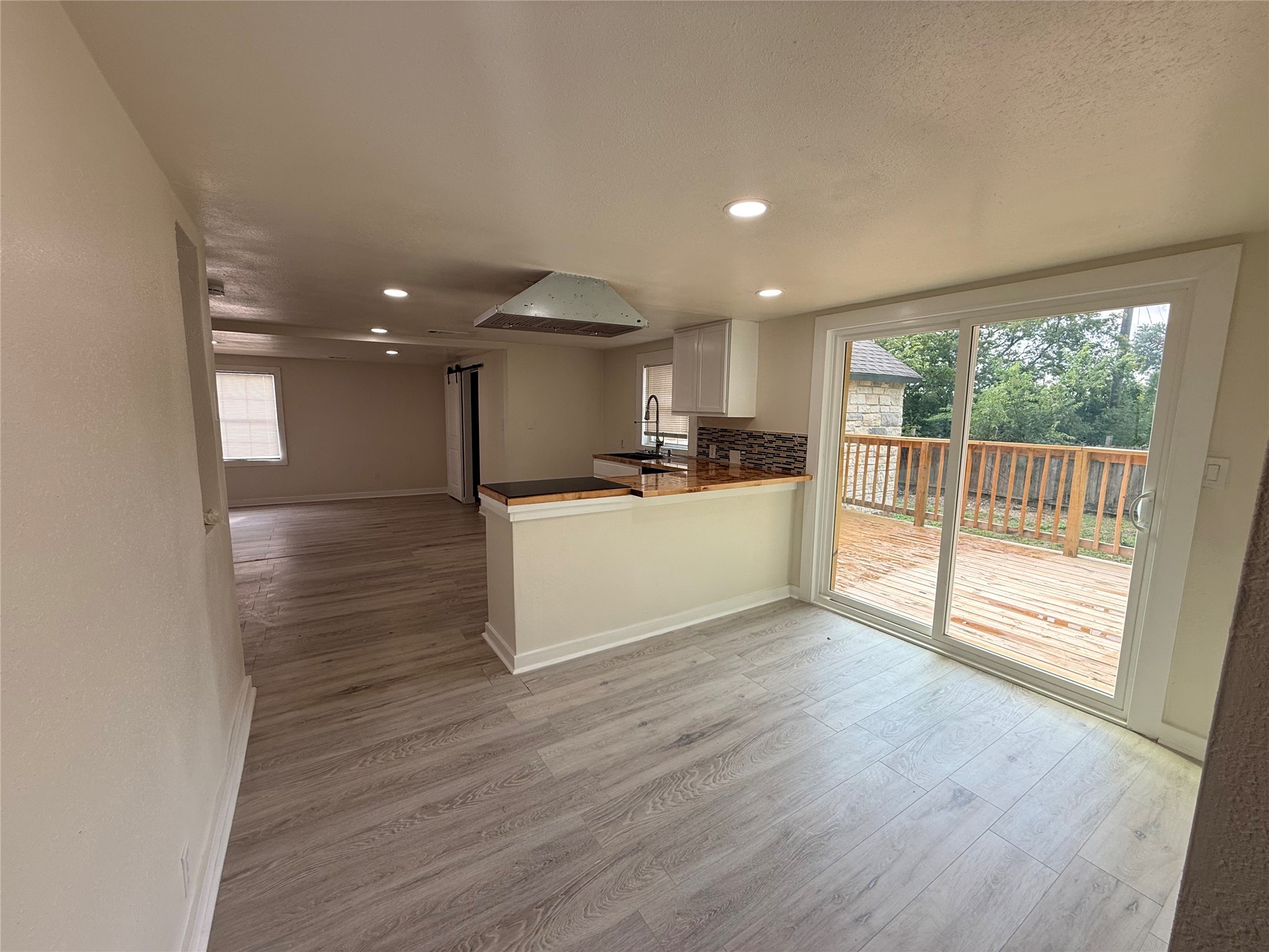 912 E 20th Street Property Photo 4