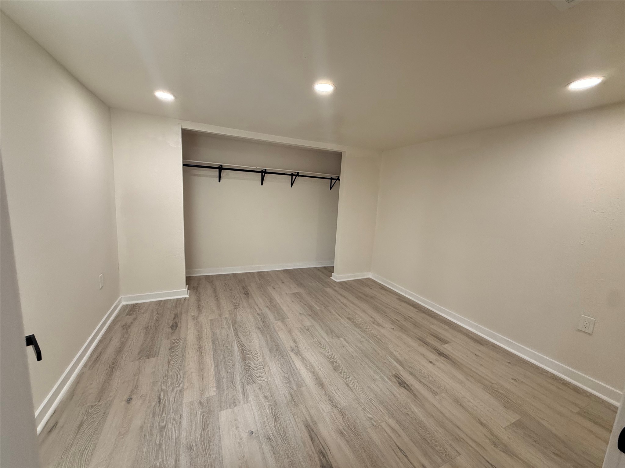 912 E 20th Street Property Photo 5