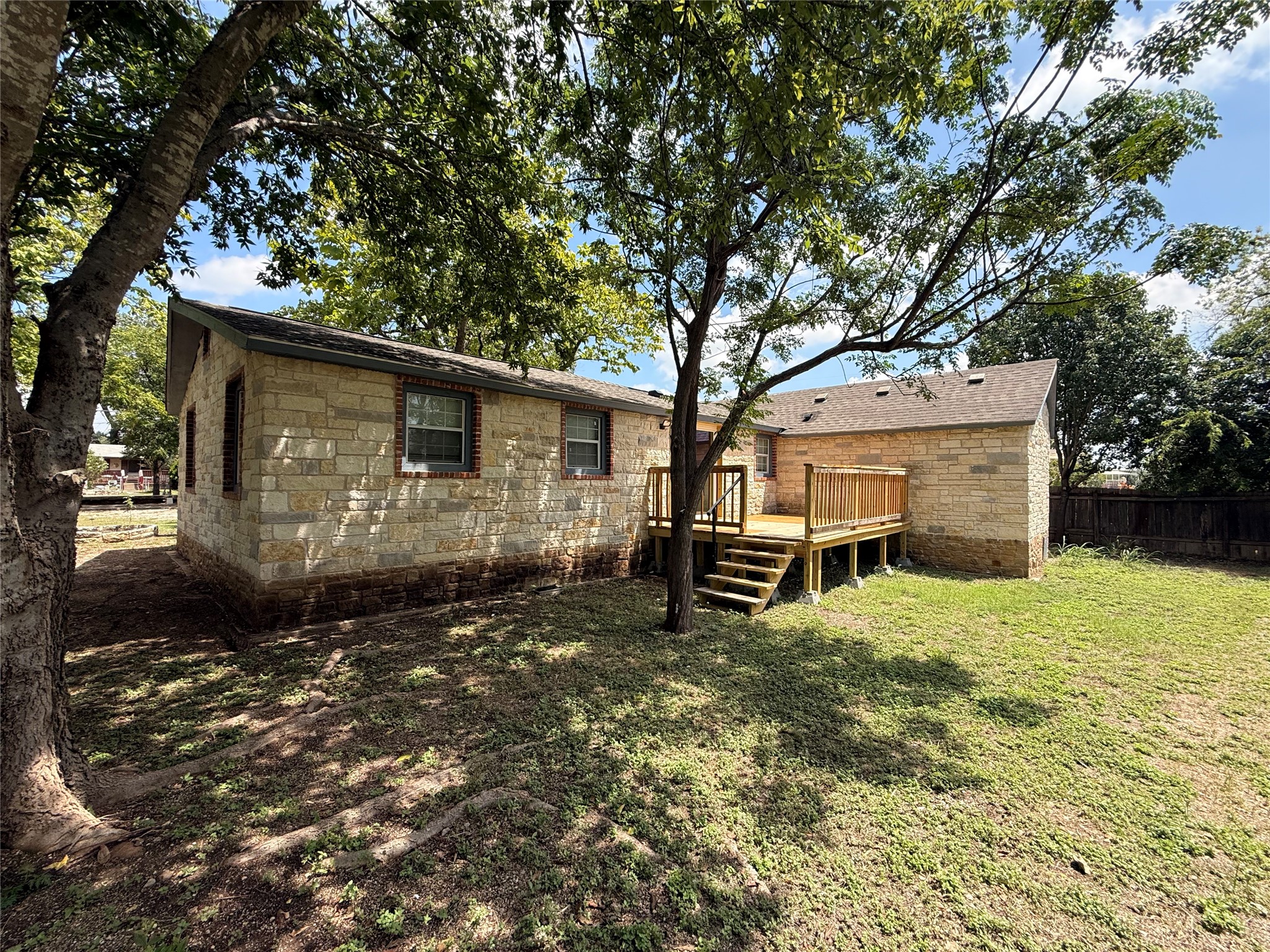 912 E 20th Street Property Photo 10