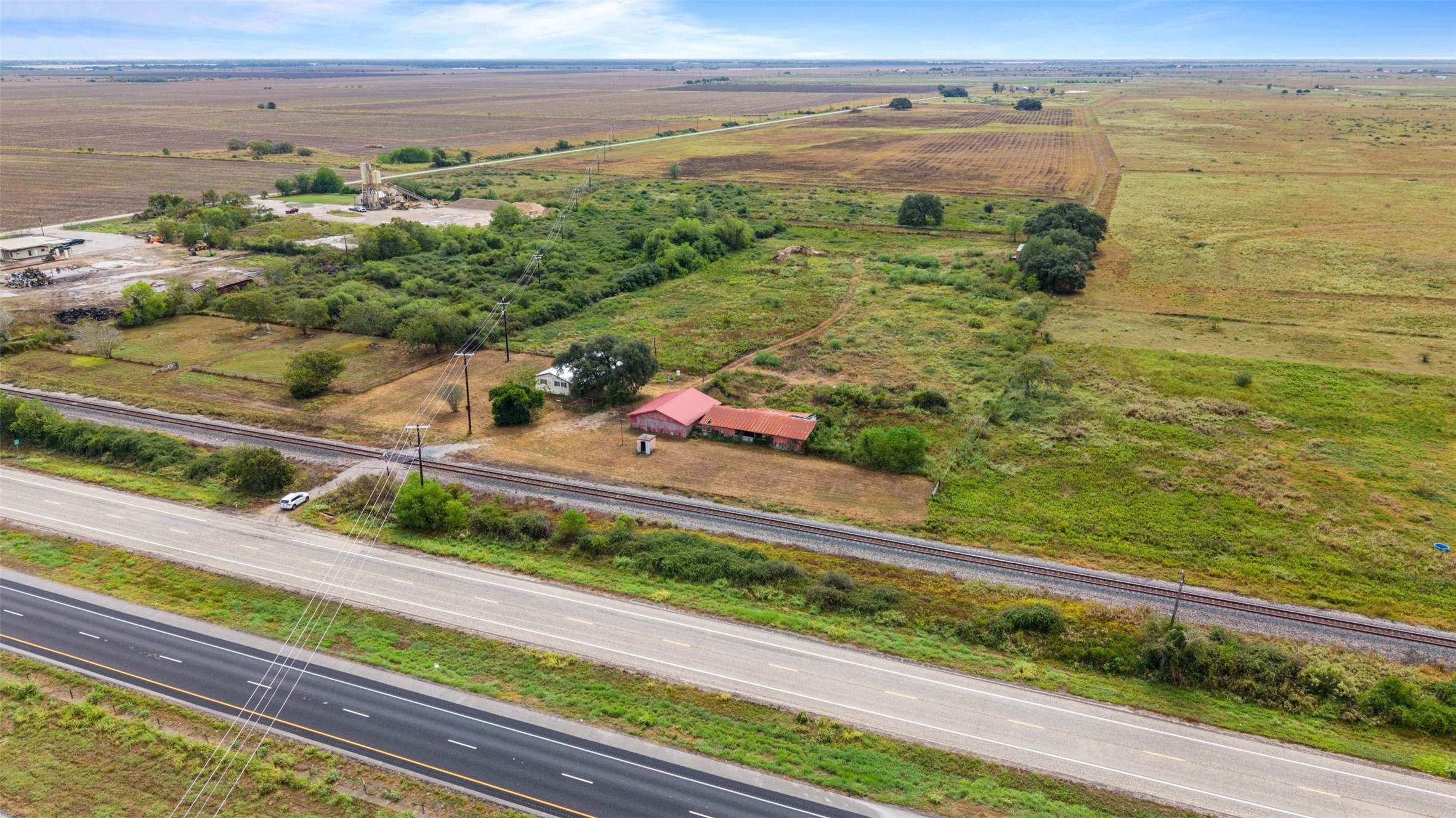 1625 Us Highway 59 N Property Photo 3