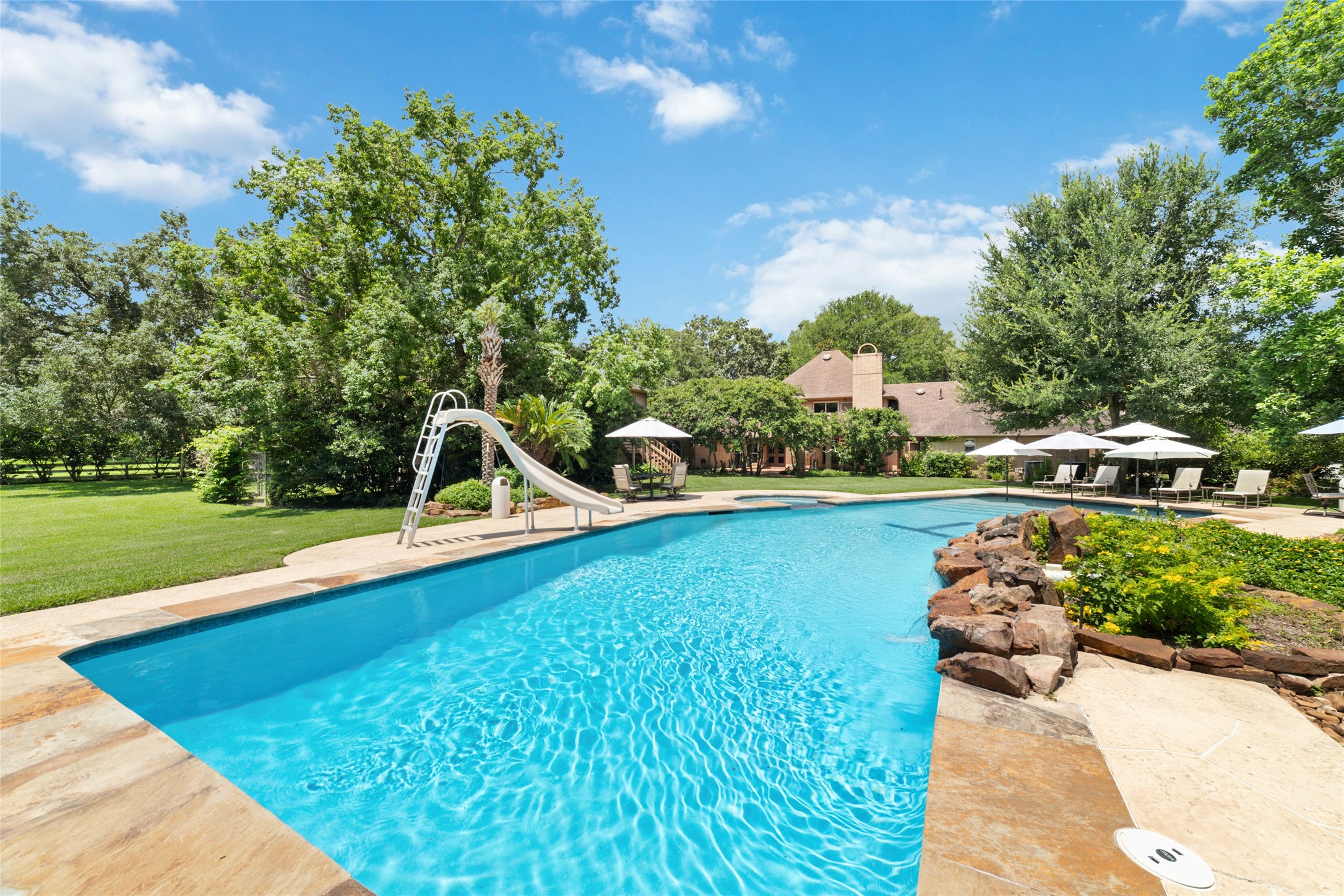 1018 Plantation Meadows Drive Property Photo 3