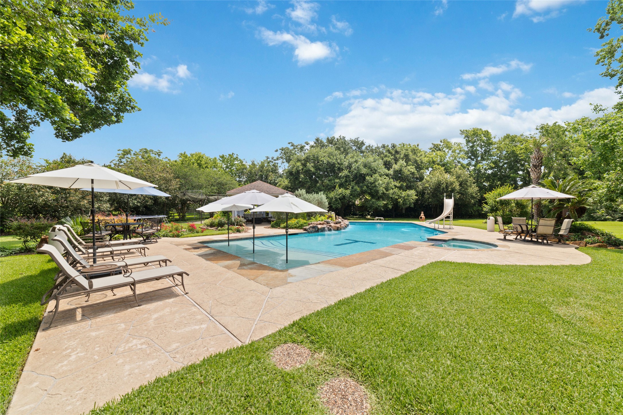 1018 Plantation Meadows Drive Property Photo 7