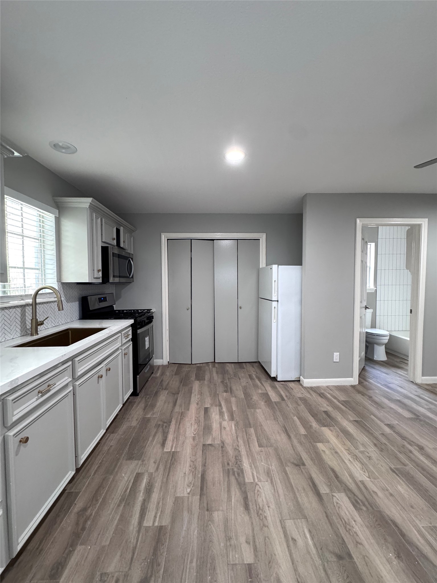 1514 Park Street B Property Photo 3