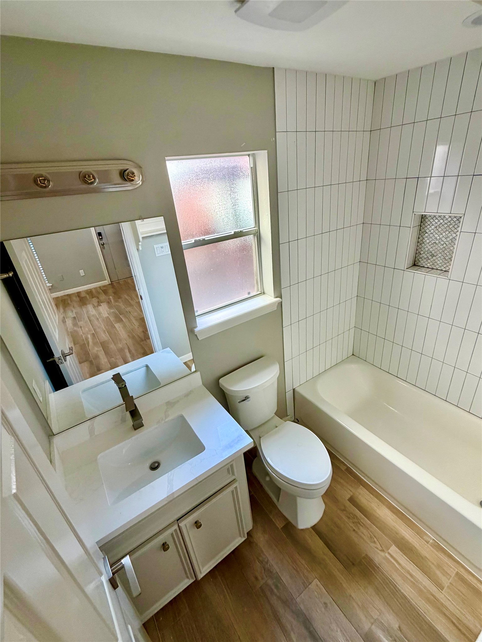 1514 Park Street B Property Photo 7