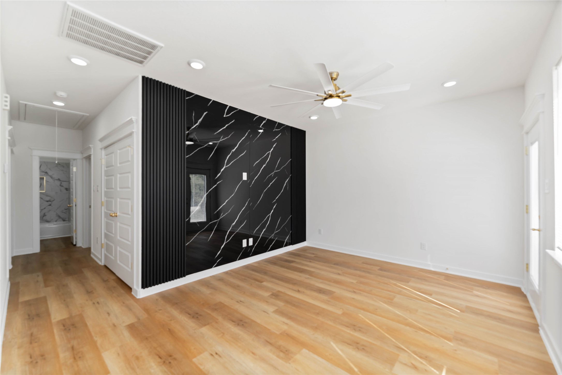 7809 Queen Street A/b Property Photo 6